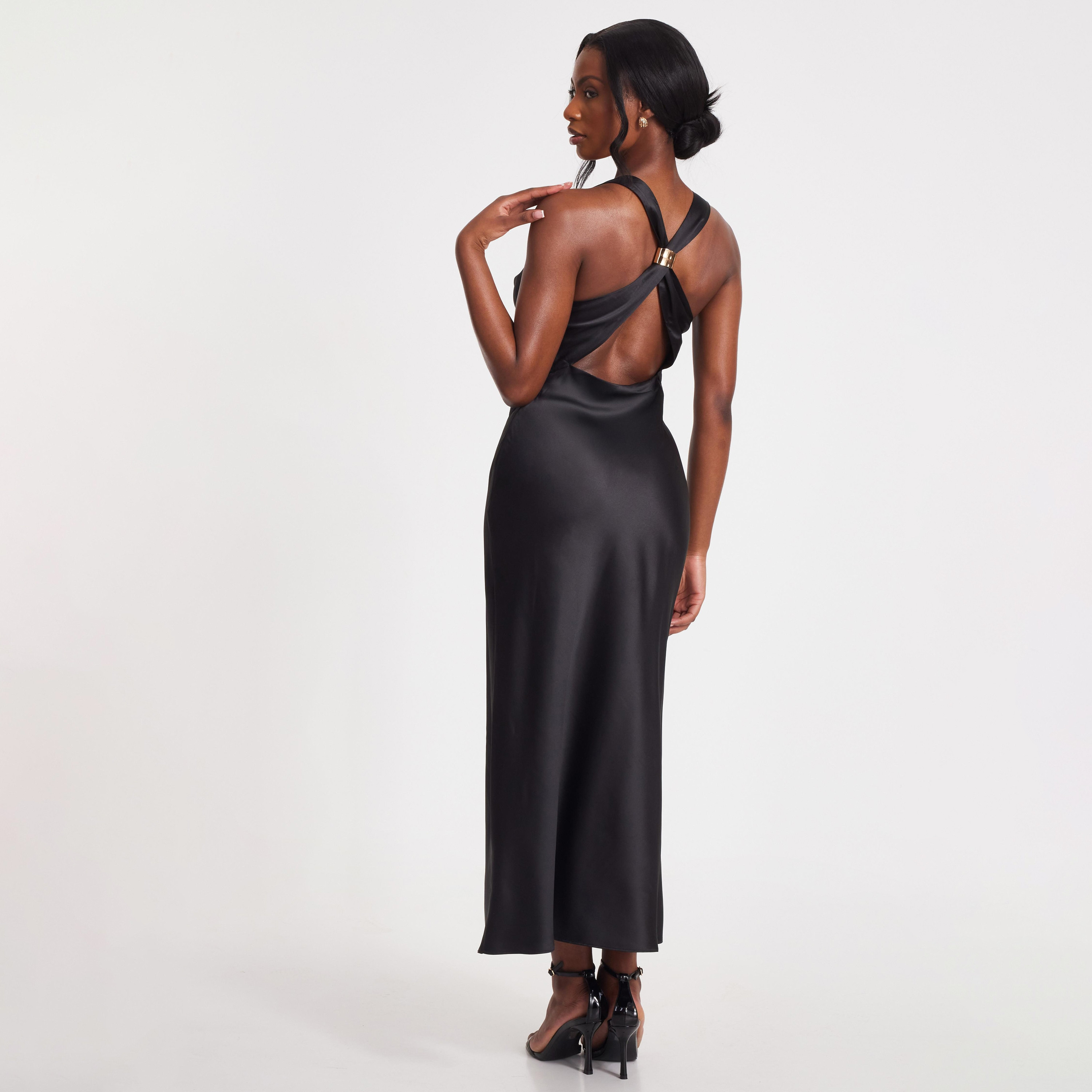 فستان سهرة طويل من الساتان الأسود برقبة واسعة للنساء من Quiz-women-clothing-dresses-image-3