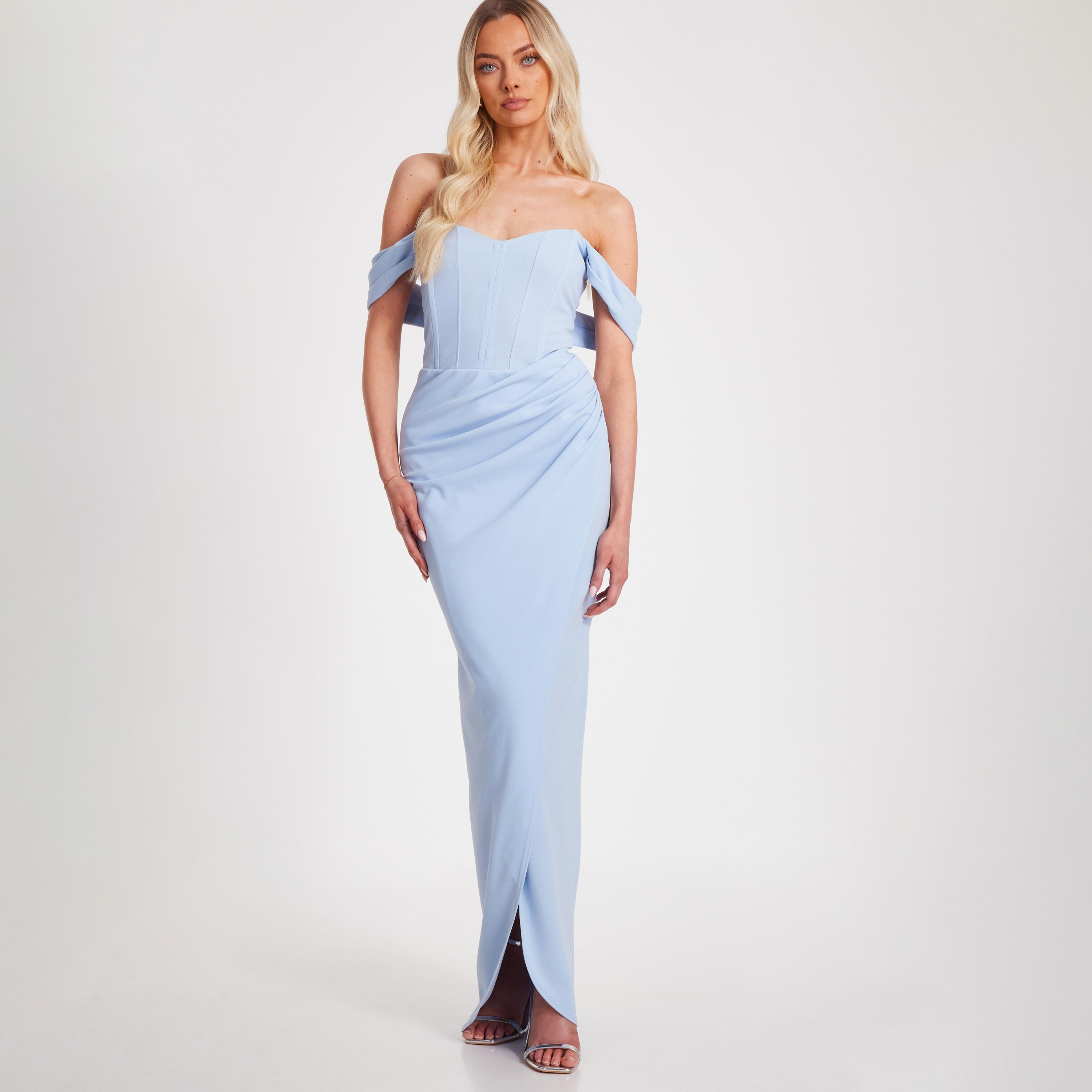 فستان ماكسي نسائي أزرق فاتح من قماش الكريب سكوبا مكشوف الكتفين من كويز-women-clothing-dresses-image-1