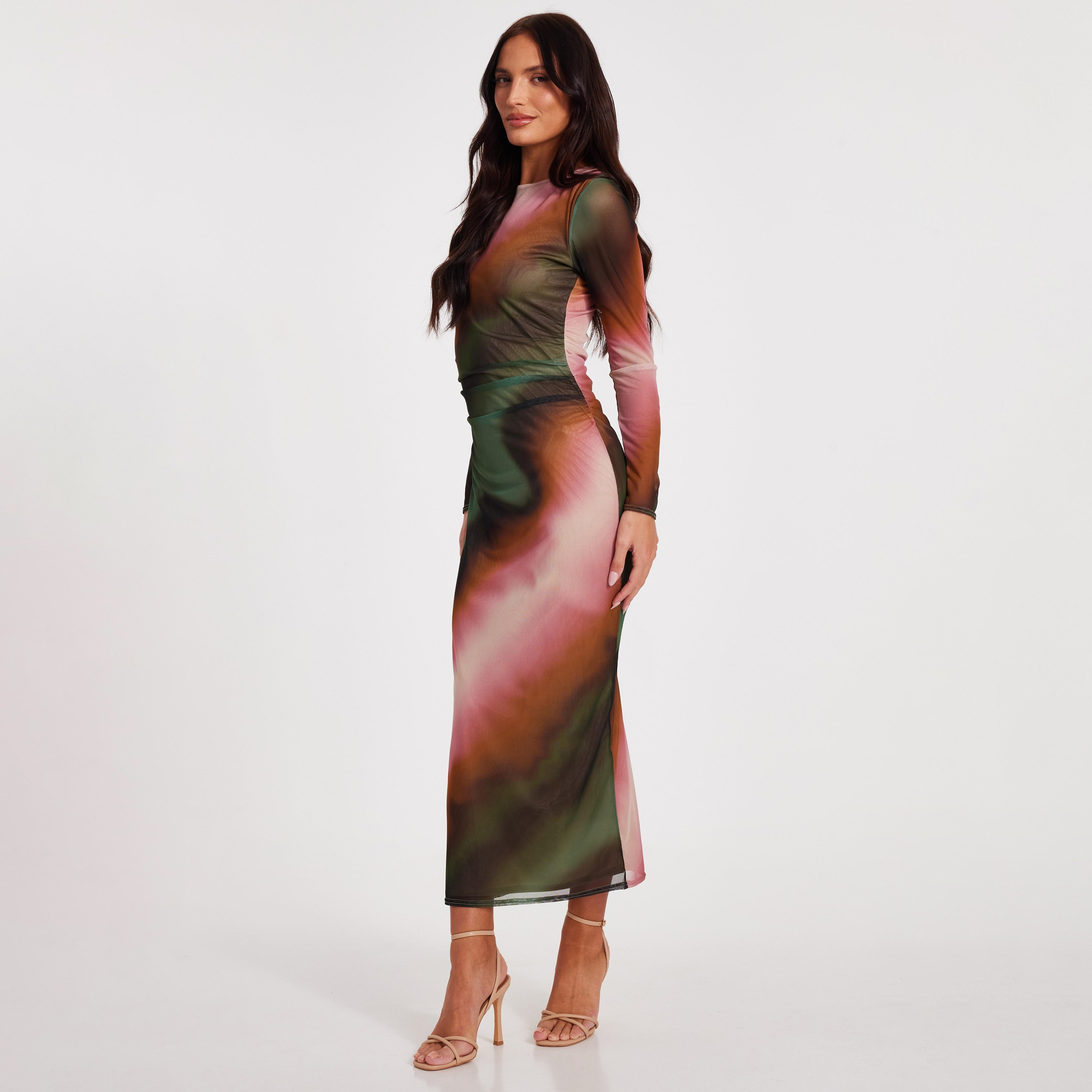 فستان ماكسي نسائي متعدد الألوان بتصميم شبكي ضيق ومكشكش أبستراكت من كويز-women-clothing-dresses-image-2