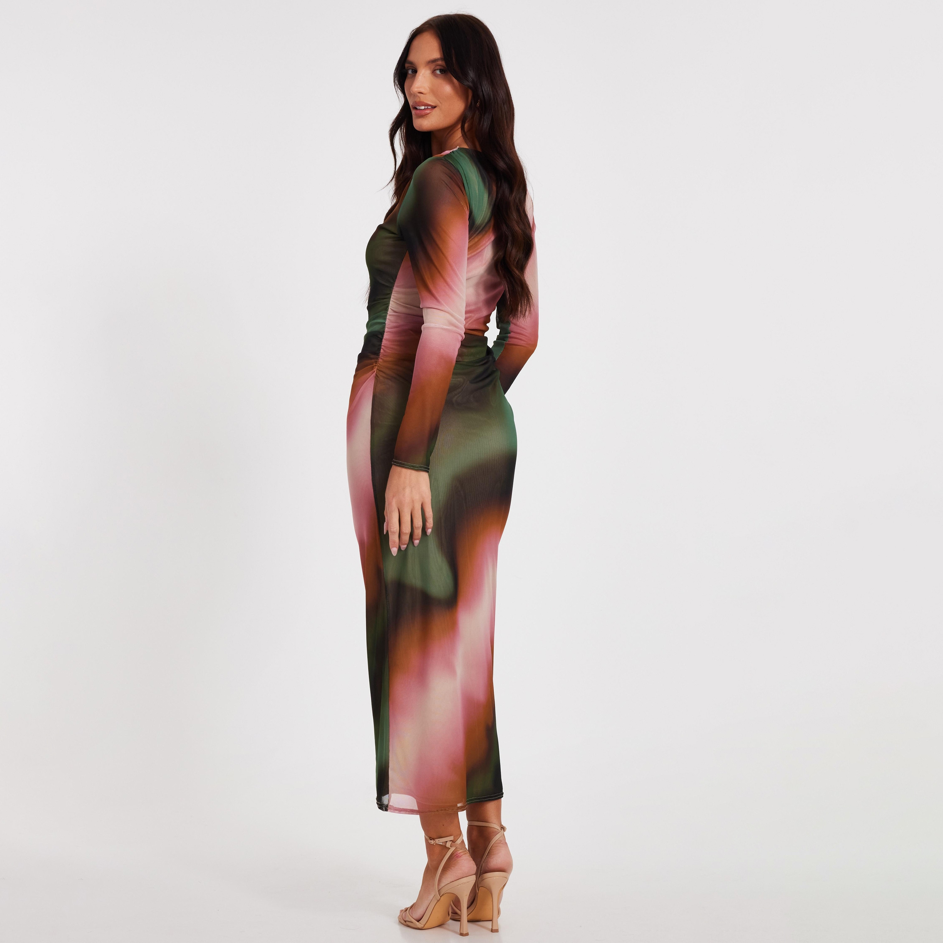 فستان ماكسي نسائي متعدد الألوان بتصميم شبكي ضيق ومكشكش أبستراكت من كويز-women-clothing-dresses-image-3