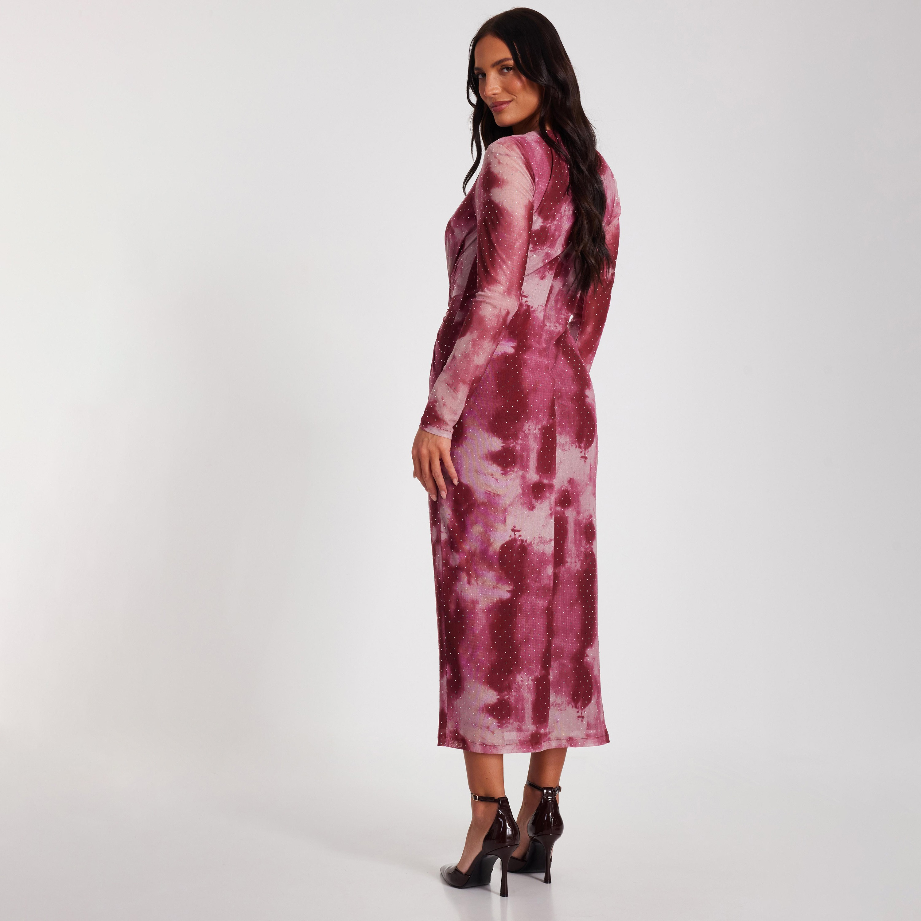 فستان سهرة نسائي متوسط ​​الطول بطبعة رخامية باللون الوردي الداكن من Quiz-women-clothing-dresses-image-3