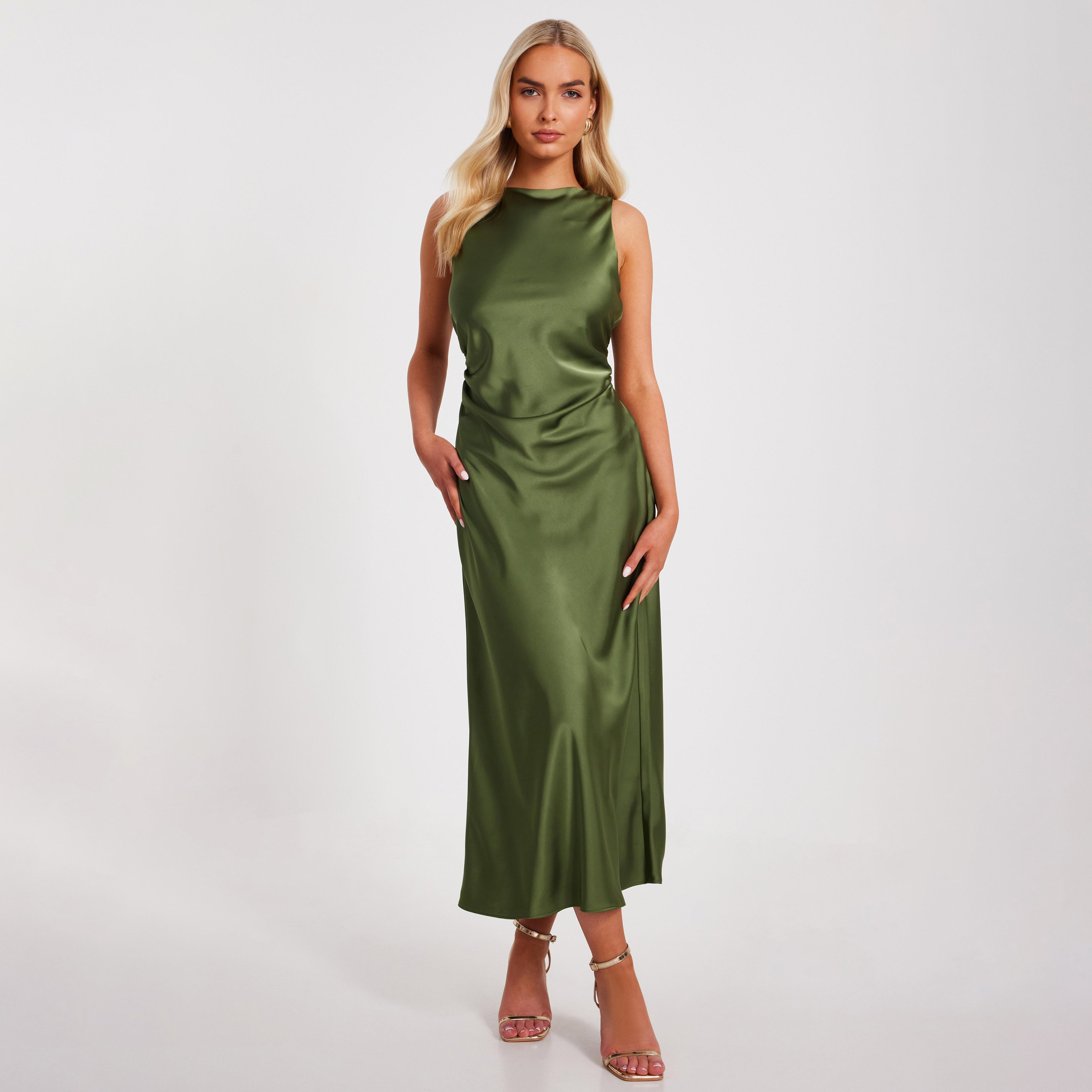 فستان ماكسي نسائي أخضر من الساتان المكشكش من كويز-women-clothing-dresses-image-1