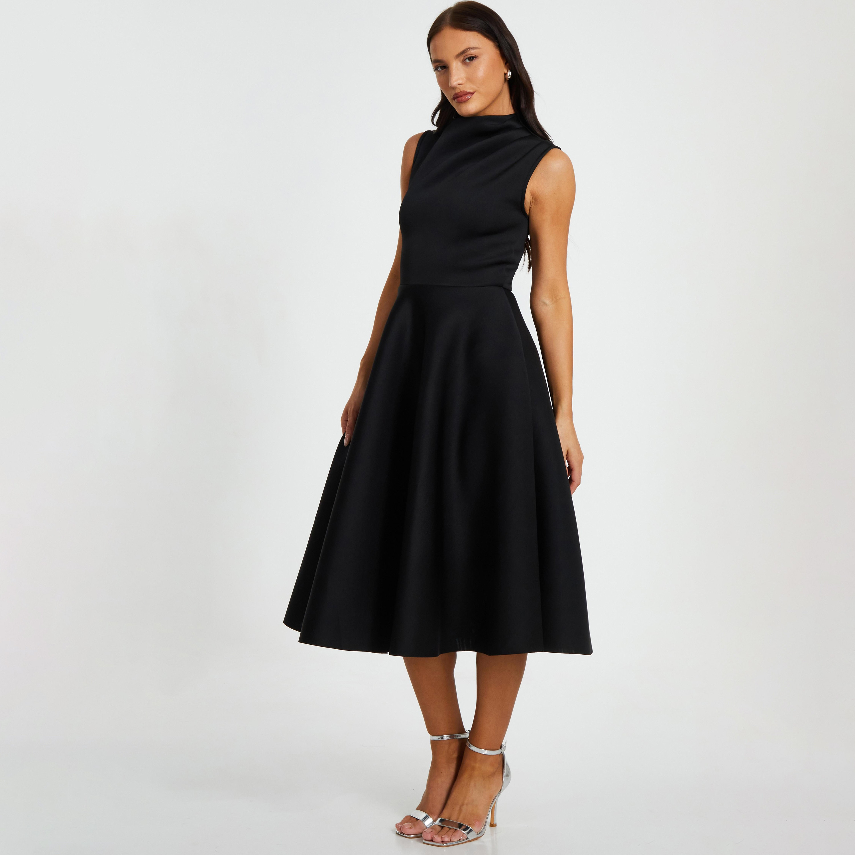 فستان أسود متوسط الطول من قماش الكريب سكوبا بياقة عالية وتصميم A للنساء من كويز-women-clothing-dresses-image-2