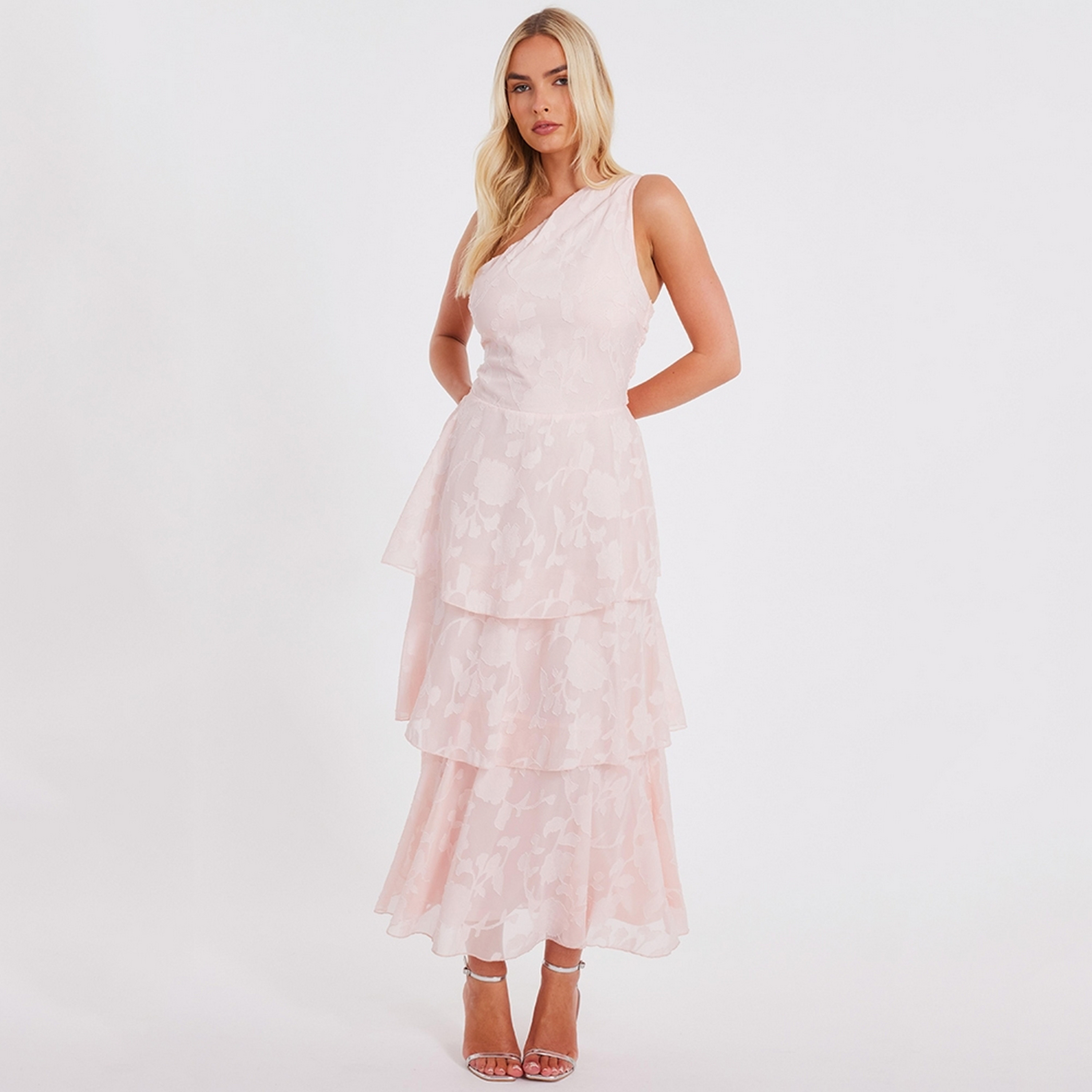 فستان ميدي نسائي وردي بطبقات مزمومة وجاكار وكتف واحد من كويز.-women-clothing-dresses-image-1