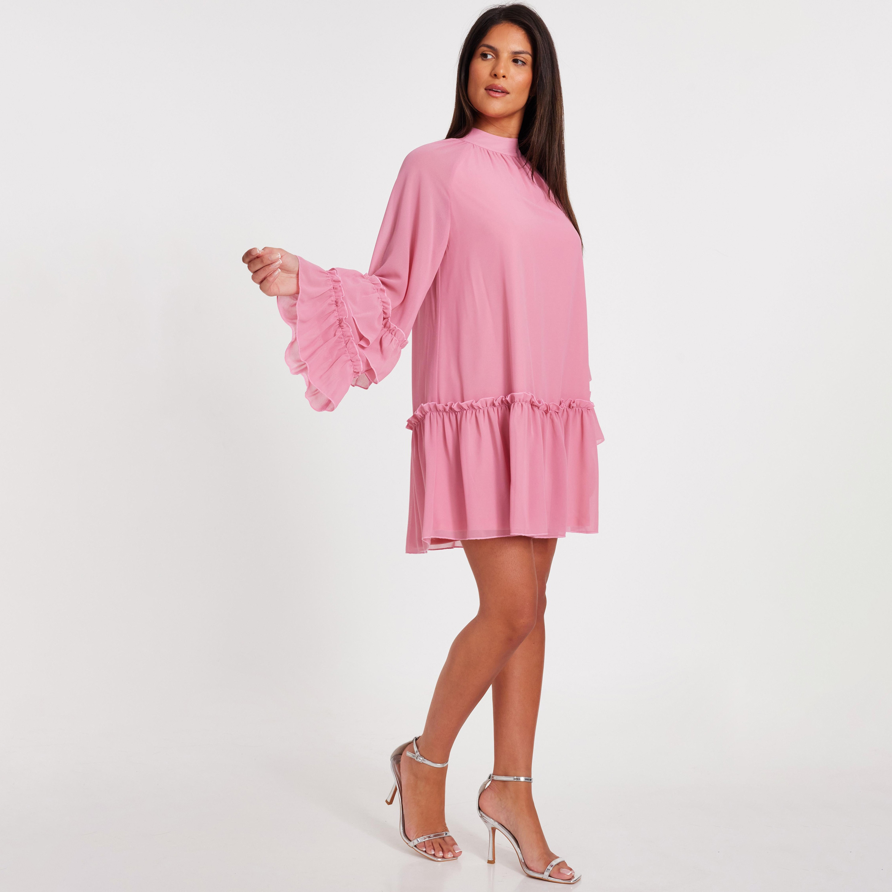 فستان شيفون قصير بأكمام جرس ورقبة دائرية للنساء - وردي فاتح من كويز-women-clothing-dresses-image-2