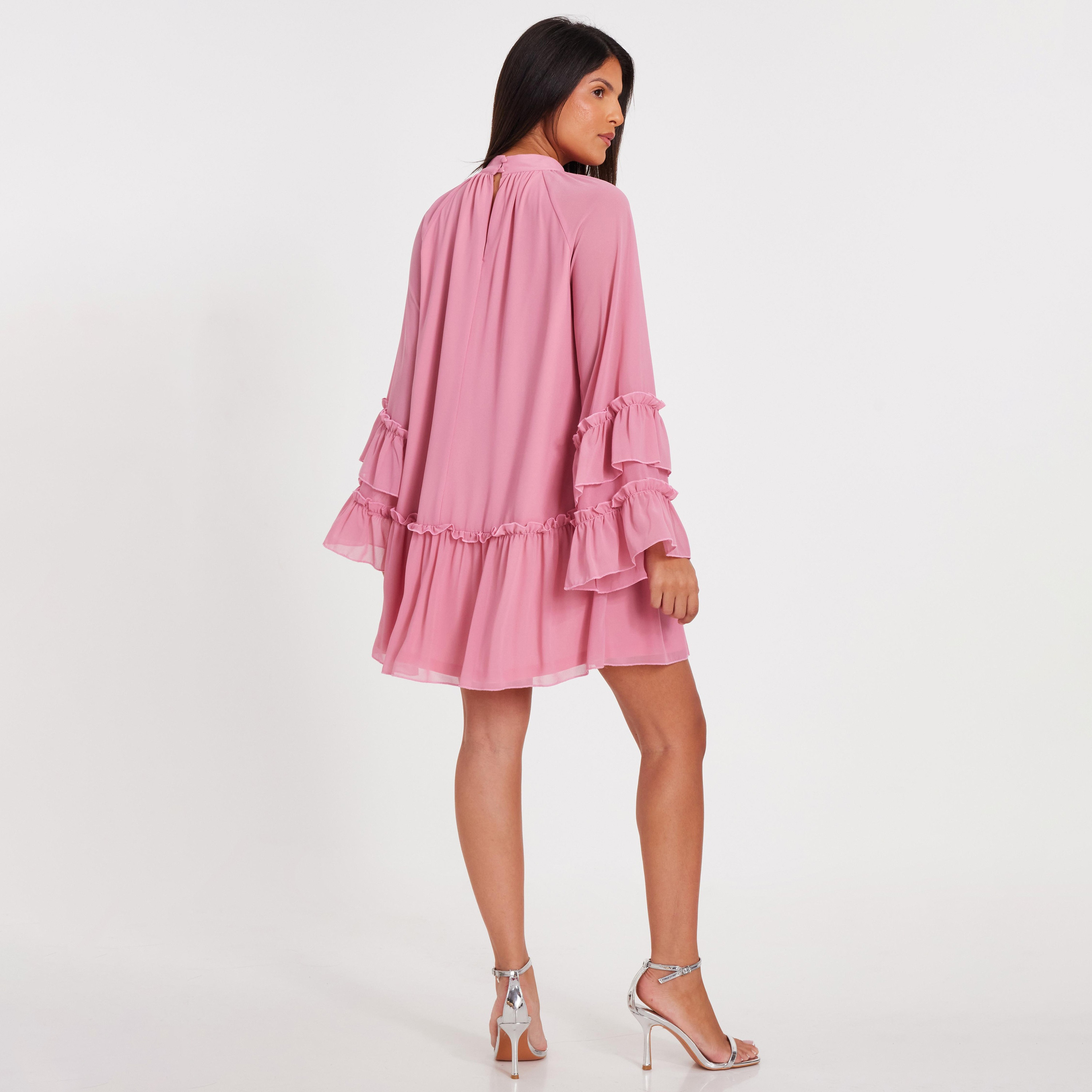 فستان شيفون قصير بأكمام جرس ورقبة دائرية للنساء - وردي فاتح من كويز-women-clothing-dresses-image-3