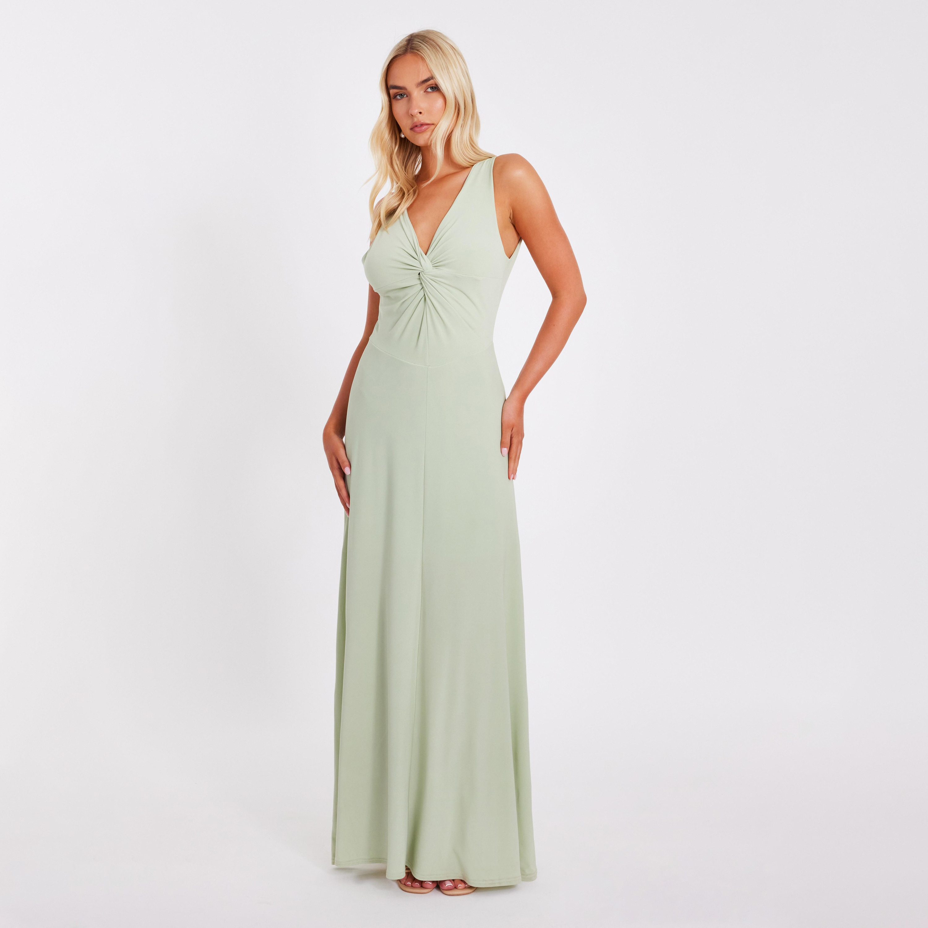فستان نسائي ماكسي متعدد الاتجاهات إتي برقبة دائرية باللون الأخضر من كويز-women-clothing-dresses-image-2