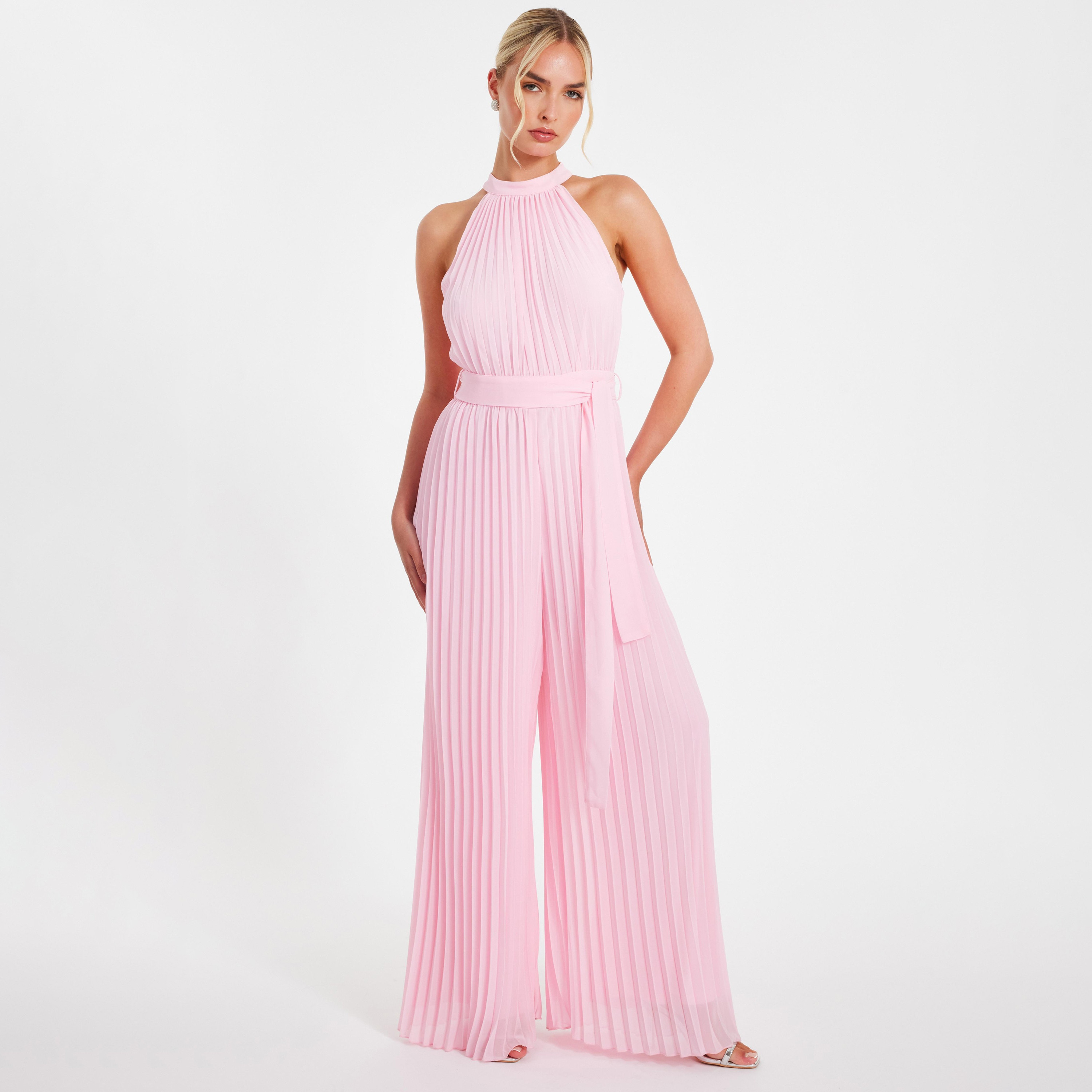 جمبسوت نسائي بتصميم مطوي من الشيفون بفتحة رقبة على شكل هالتر من كويز-women-clothing-jumpsuits-image-7