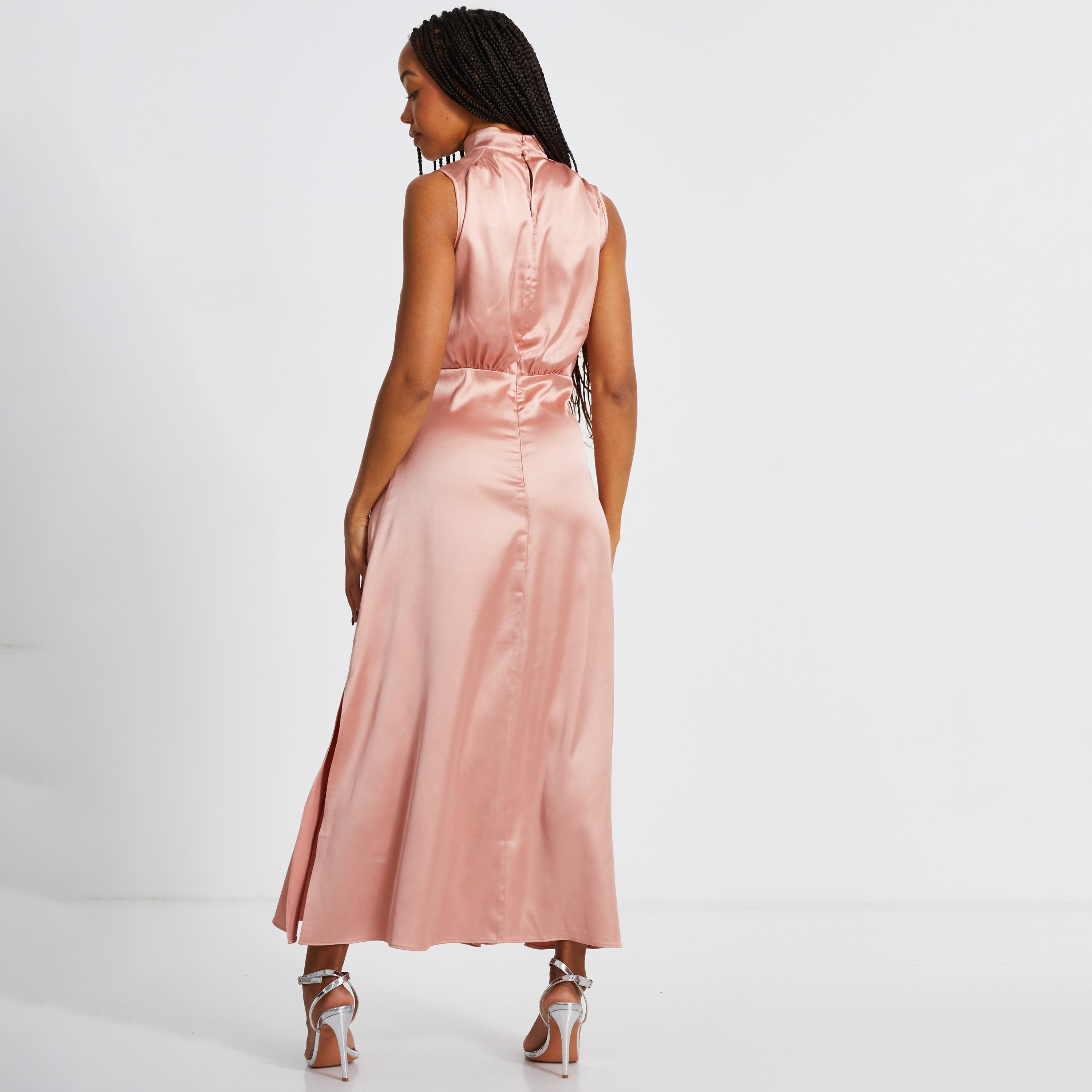 فستان نسائي بياقة عالية من الساتان - وردي باهت من كويز-women-clothing-dresses-image-3