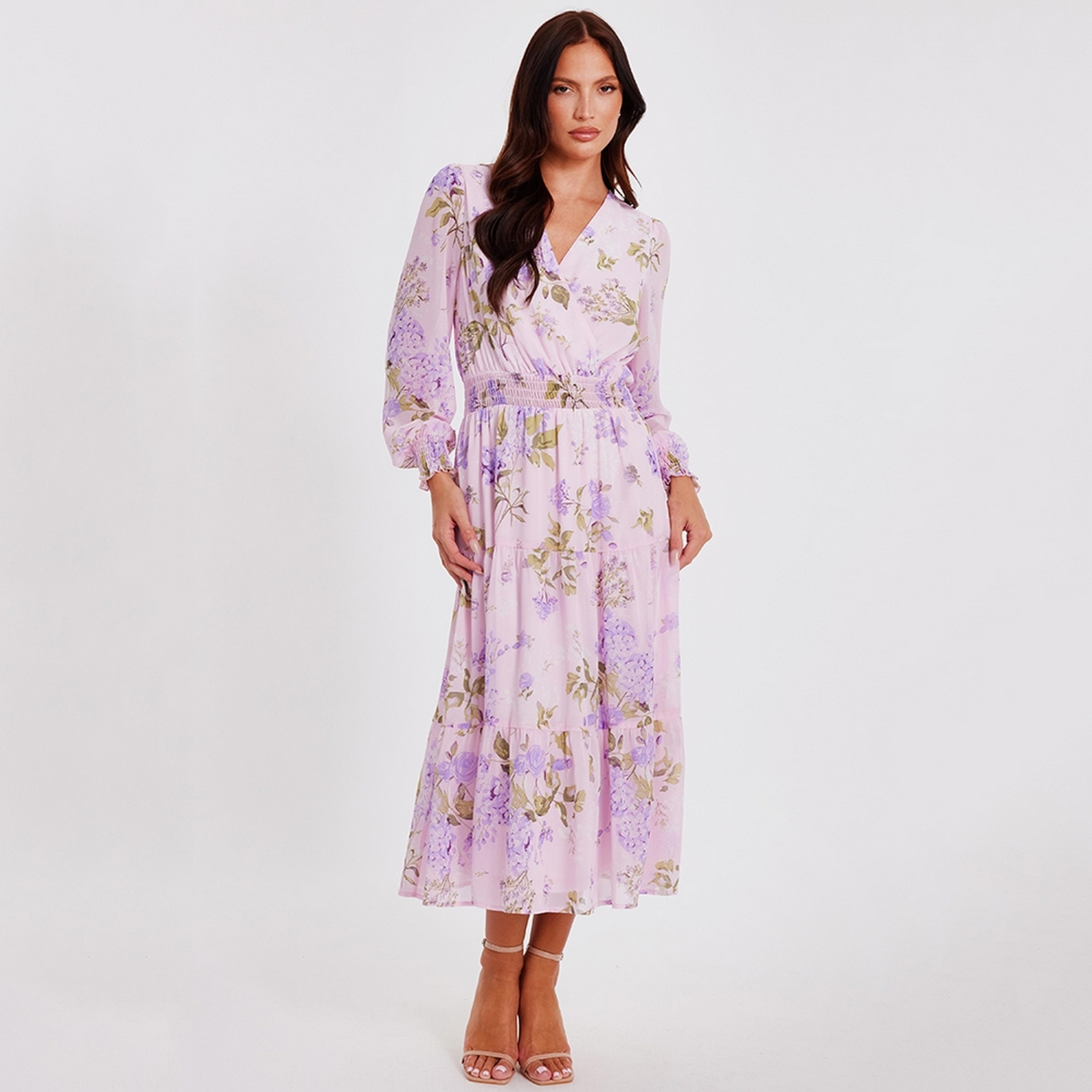 فستان ميدي نسائي وردي بطبقات وياقة ملفوفة وطبعة زهور من الشيفون من كويز.-women-clothing-dresses-image-1