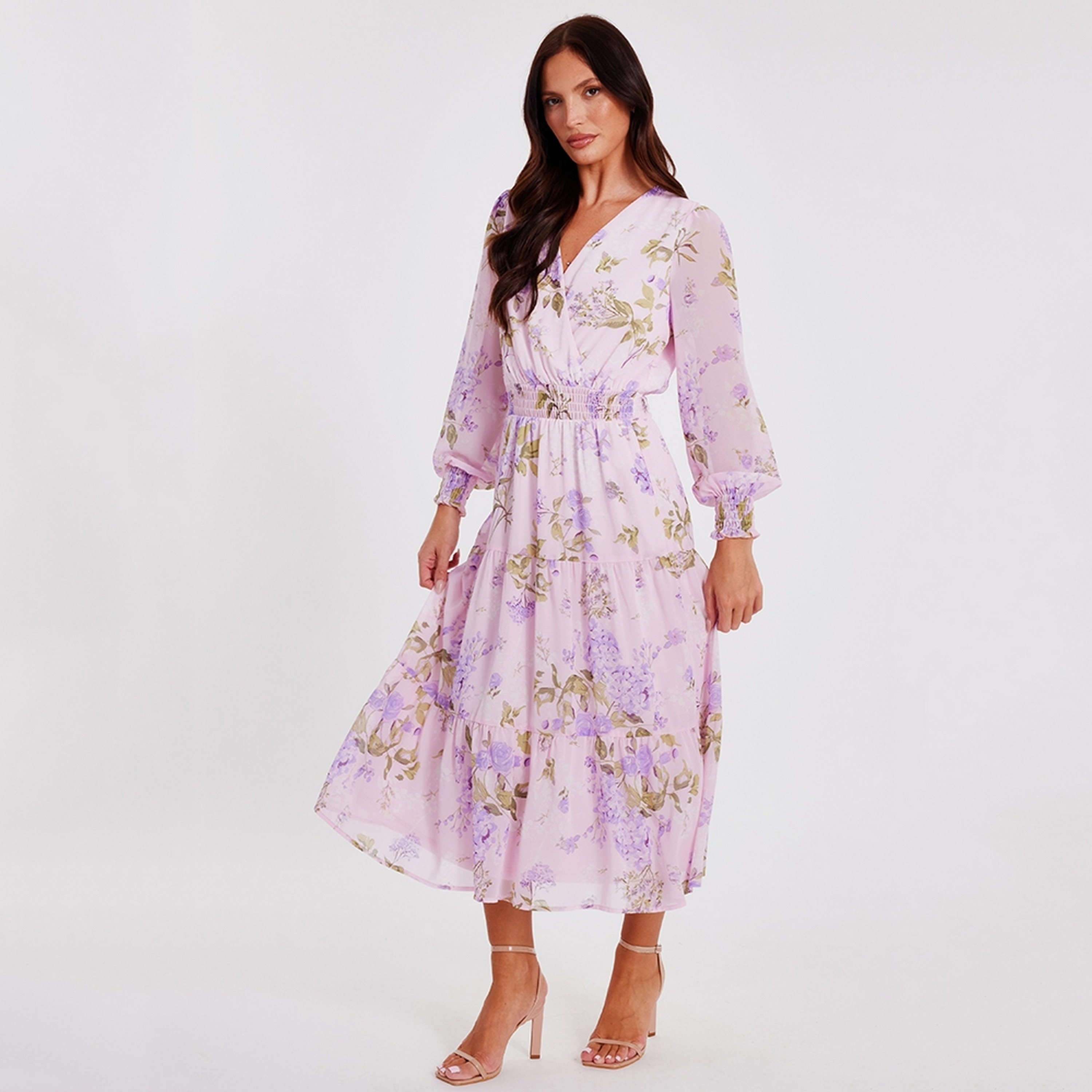 فستان ميدي نسائي وردي بطبقات وياقة ملفوفة وطبعة زهور من الشيفون من كويز.-women-clothing-dresses-image-2