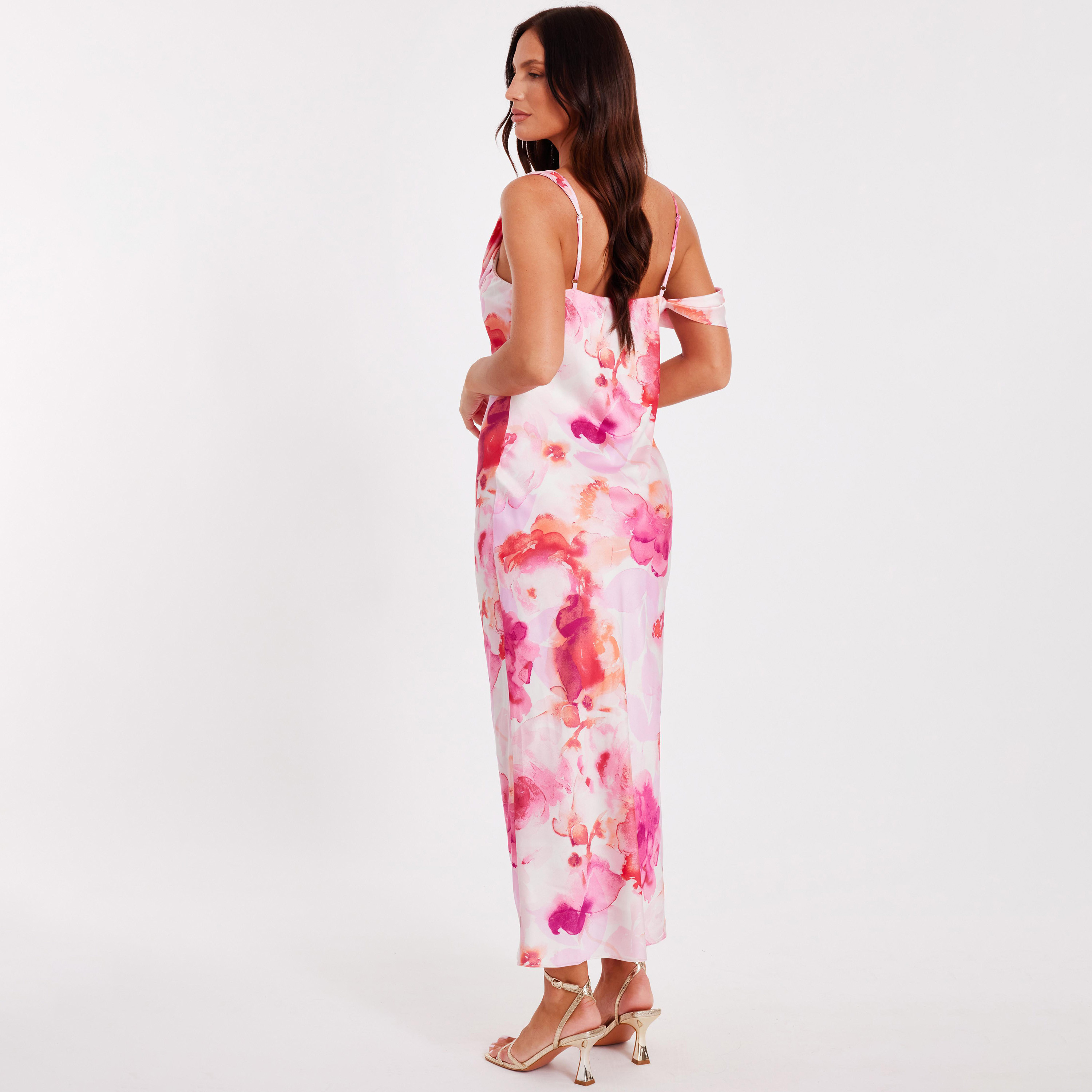 فستان ماكسي نسائي وردي بطبعة ورود من الساتان بياقة متدلية  وقصة منسدلة من كويز.-women-clothing-dresses-image-3