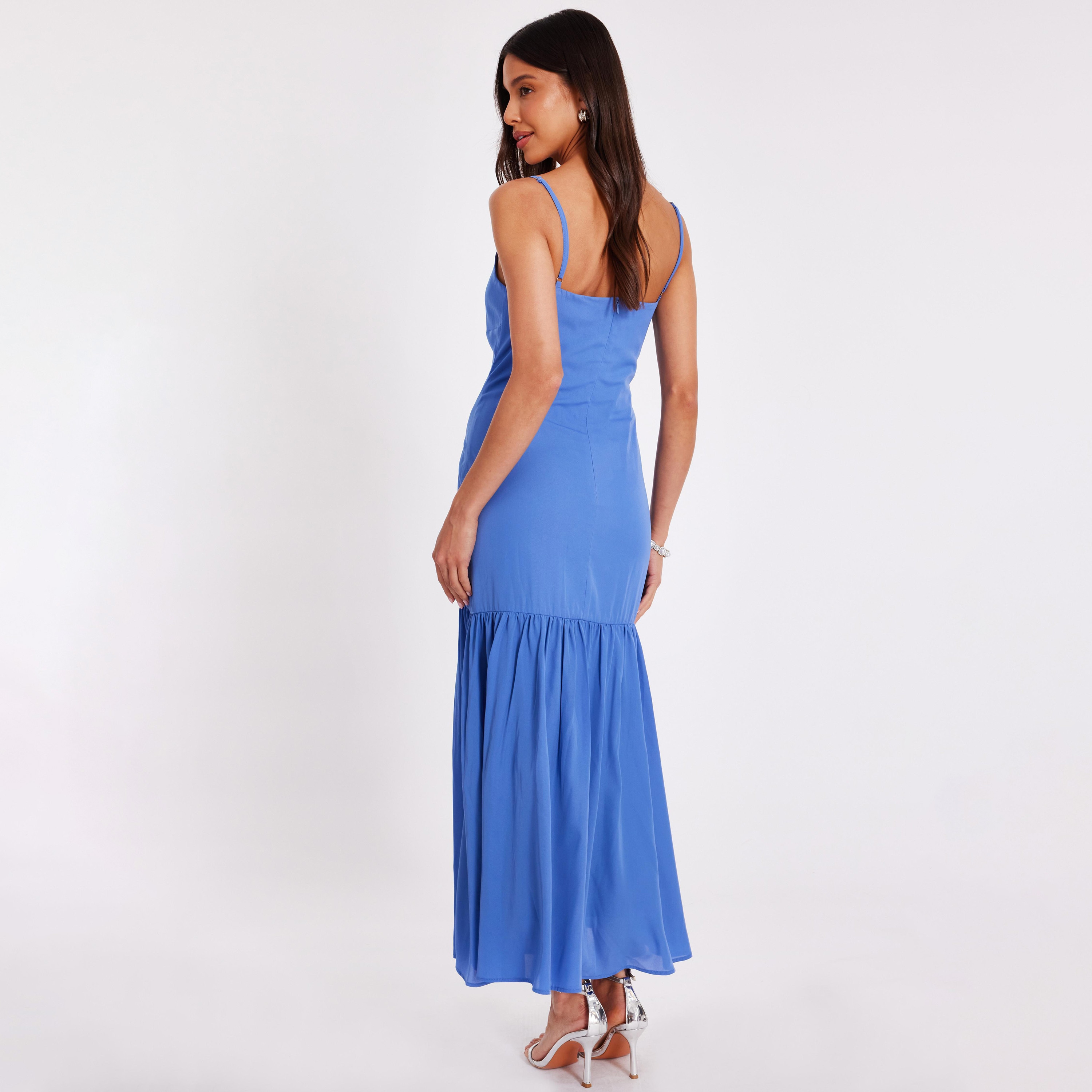 فستان سهرة ماكسي نسائي بلون أزرق بحمالات رفيعة وقماش مِش وحافة ساقطة من كويز-women-clothing-dresses-image-3