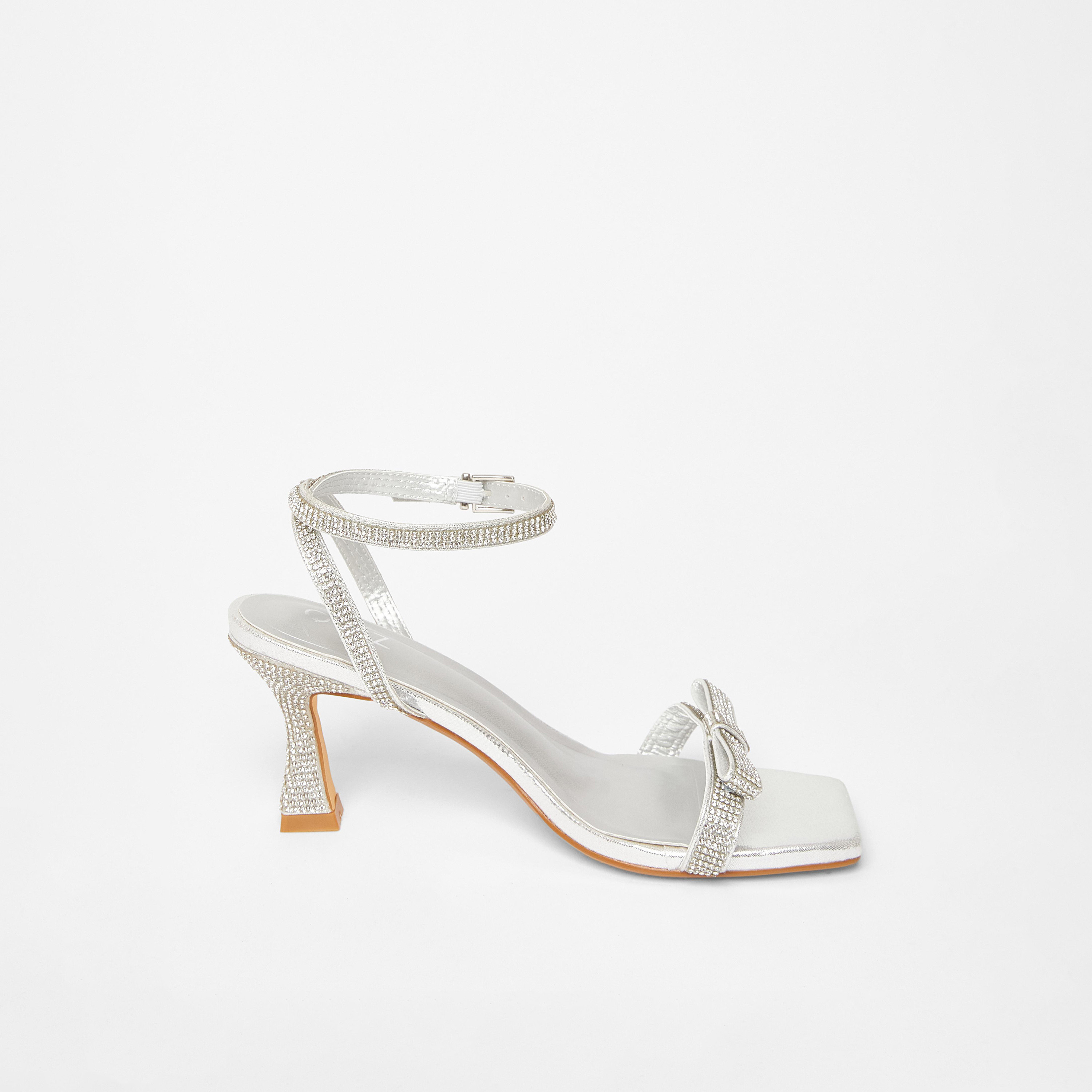 صندل بكعب متسع مع فيونكة مربعة مرصعة بالكريستال من كويز | 203378625-women-shoes-sandals-heeled-image-5