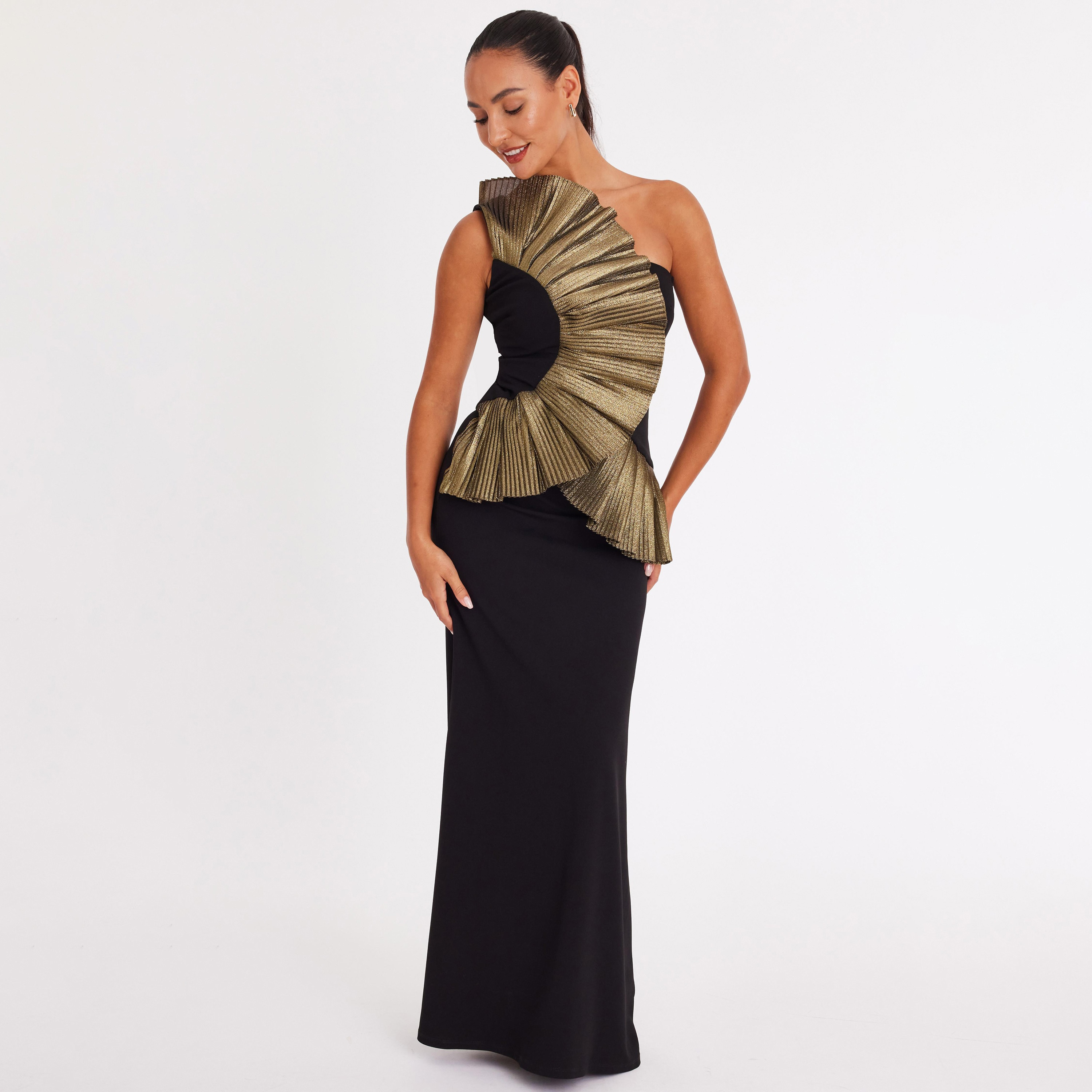 فستان نسائي مستقيم بكتف واحد وتفاصيل سكوبا كريب مكسرة متباينة - أسود من كويز-women-clothing-dresses-image-2