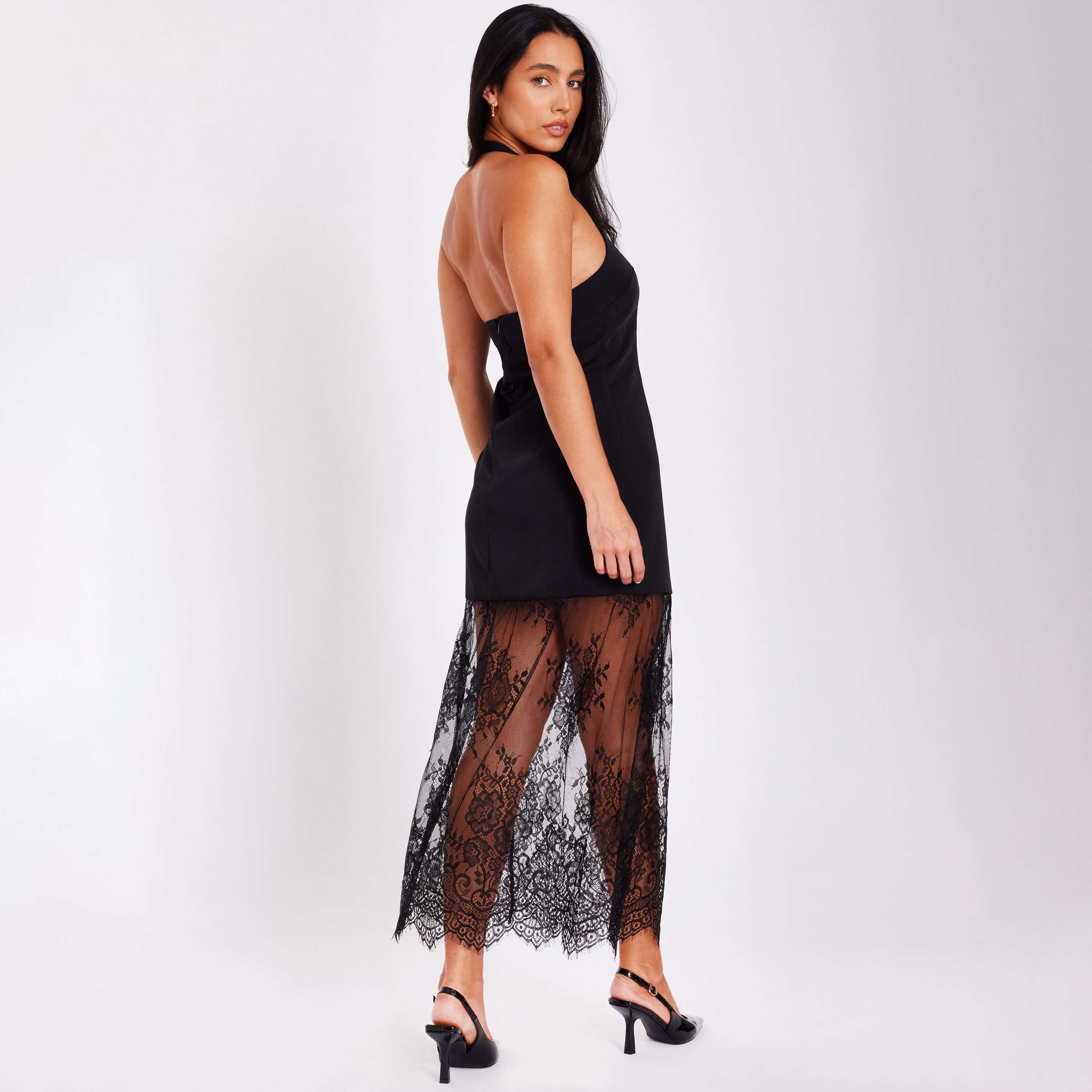 فستان سهرة ماكسي نسائي بلون أسود برباط حول العنق ودانتيل من كويز-women-clothing-dresses-image-3
