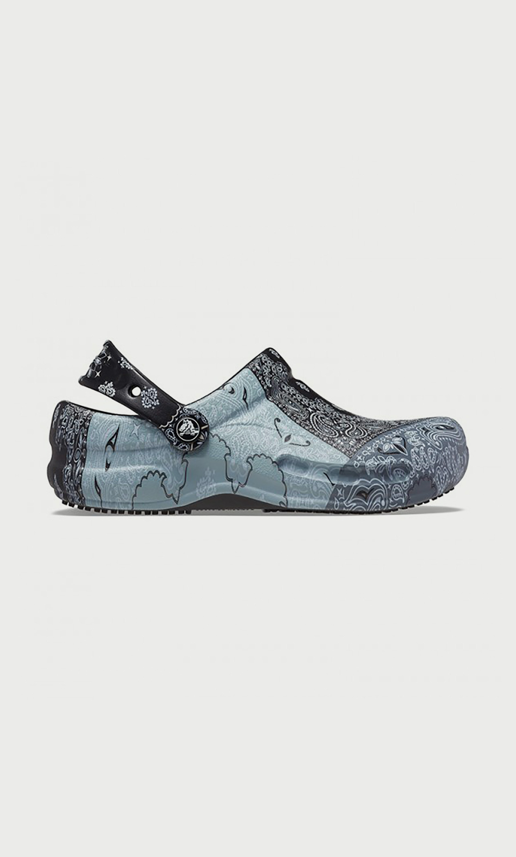 حذاء كلوج بيسترو غرافيك للجنسين من كروكس مع حزام خلفي  204044-1B5-women-shoes-sandals-flats-image-3