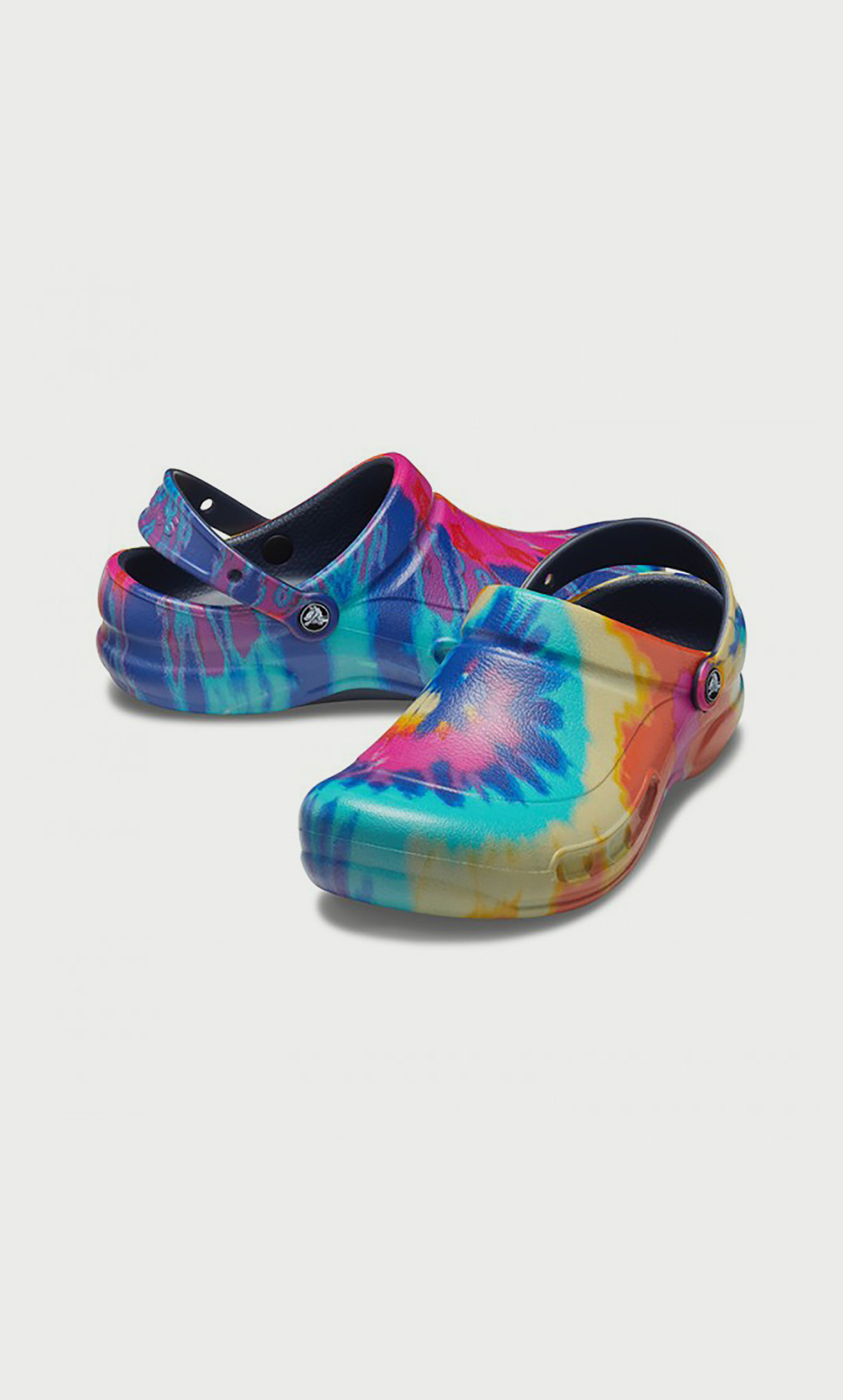 حذاء كلوج بيسترو غرافيك للجنسين من كروكس مع حزام خلفي  204044-410-women-shoes-sandals-flats-image-1