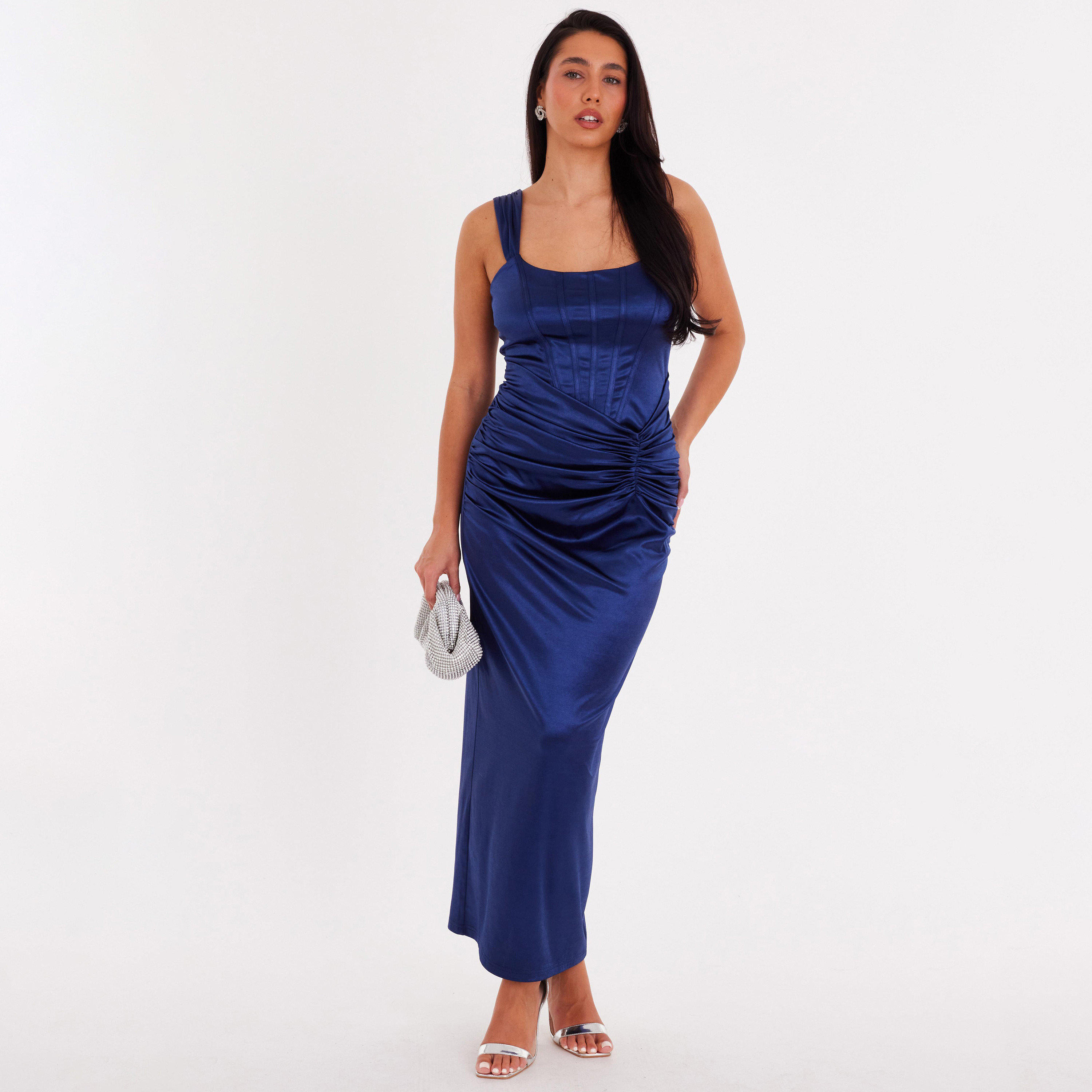 فستان نسائي بفتحة رقبة مربعة وفتحة جانبية من الساتان المزموم من كويز-women-clothing-dresses-image-1