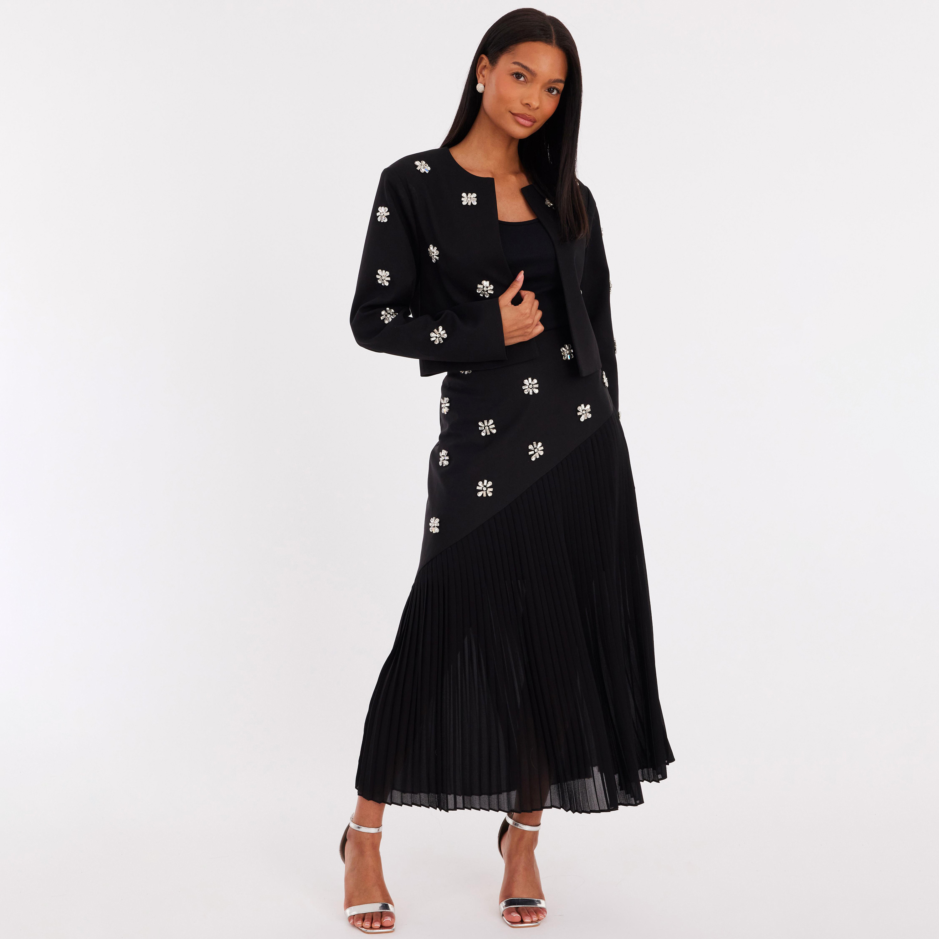 تنورة ماكسي نسائية من الشيفون المكسر والمزين بالكريستال - أسود من كويز-women-clothing-bottoms-skirts-image-2
