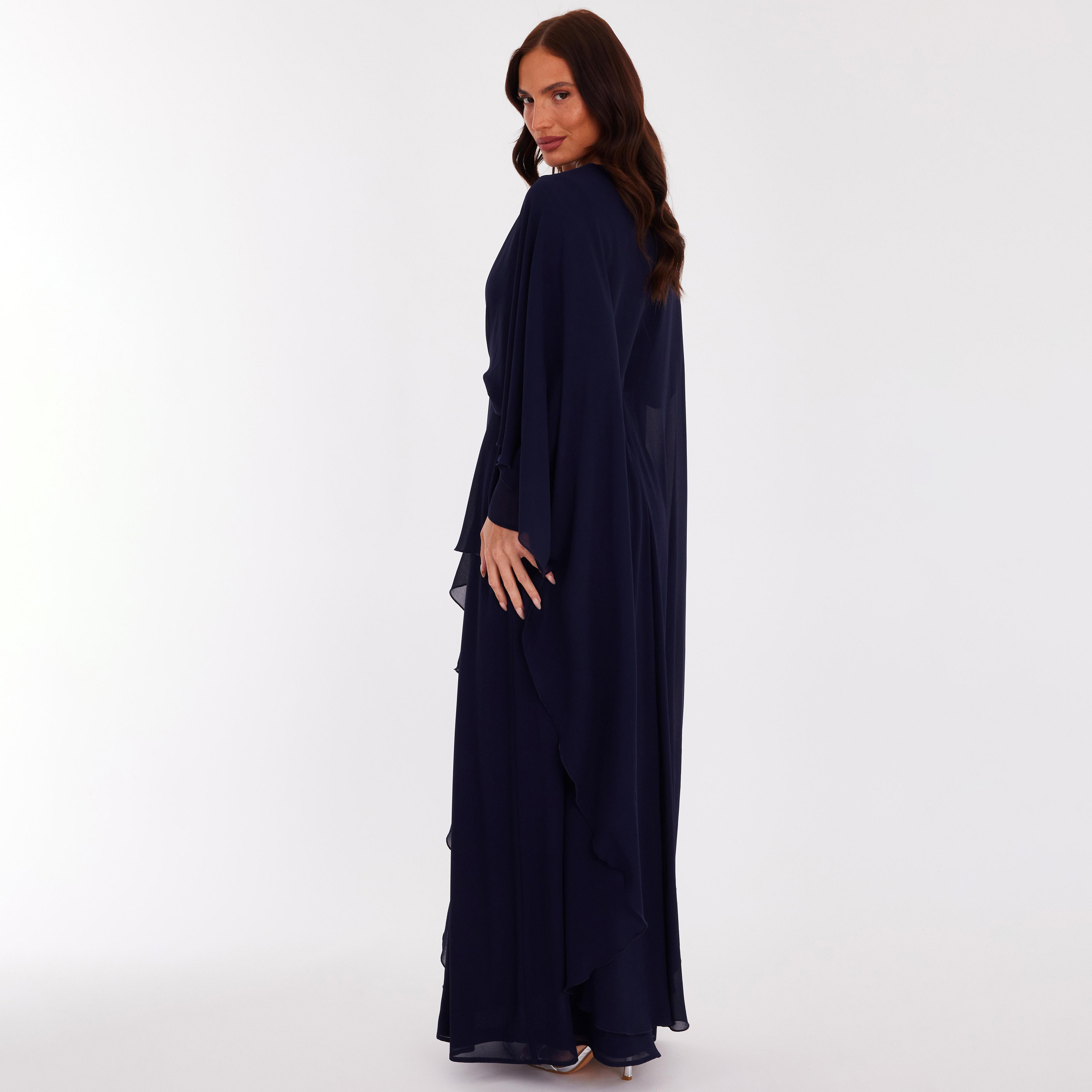فستان نسائي بطبقة "كاب" إضافية وتصميم قفطان مع كشكش شيفون من كويز-women-clothing-dresses-image-3