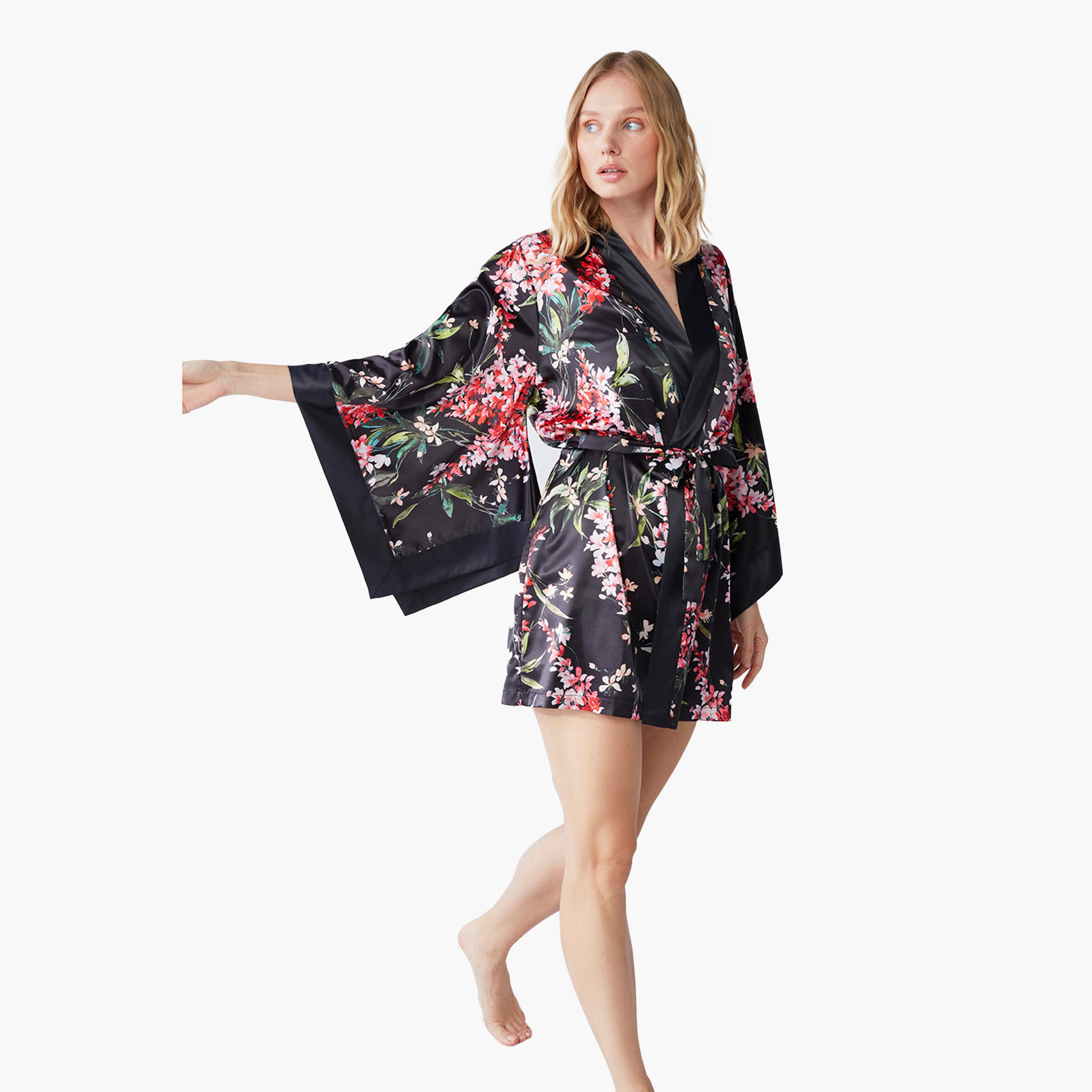 رداء نسائي مزين بالزهور وفتحة رقبة على شكل حرف V وأكمام واسعة من بيني موود-women-clothing-nightwear-robes-image-3