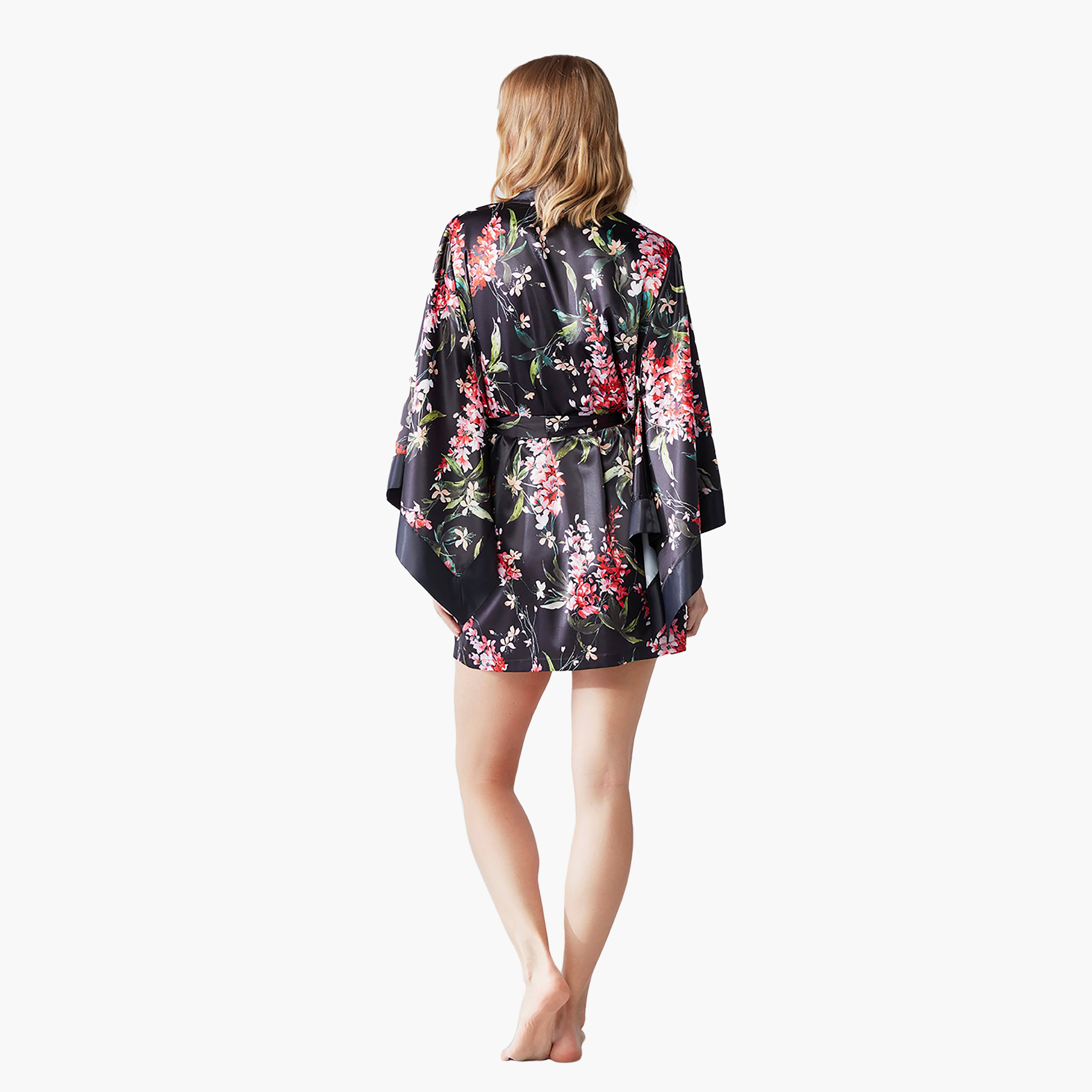 رداء نسائي مزين بالزهور وفتحة رقبة على شكل حرف V وأكمام واسعة من بيني موود-women-clothing-nightwear-robes-image-4