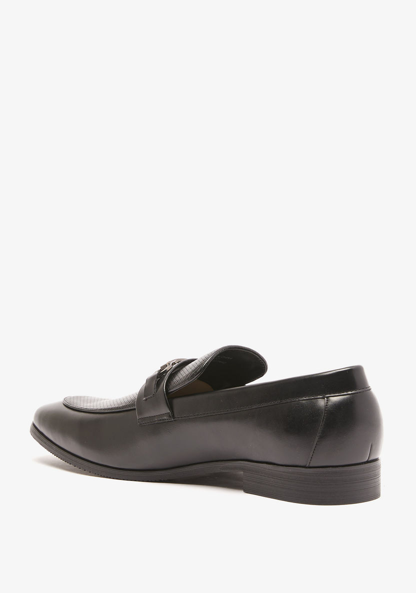 Buy Men's Textured Slip-On Loafers Online | Centrepoint UAE