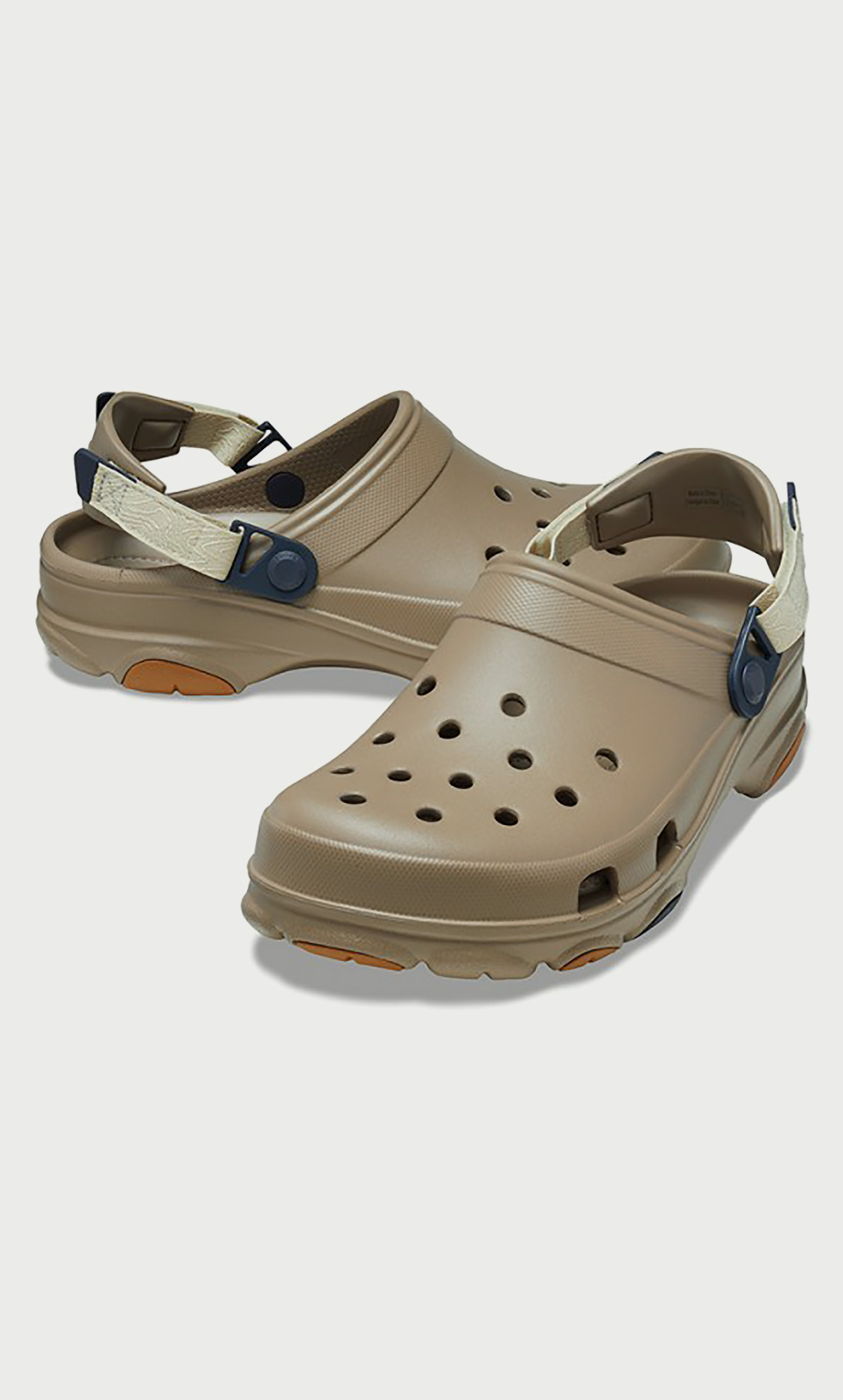 شبشب كروكس للجنسين بتفاصيل مقصوصة لجميع التضاريس مع إغلاق فيلكرو-women-shoes-sandals-flats-image-1