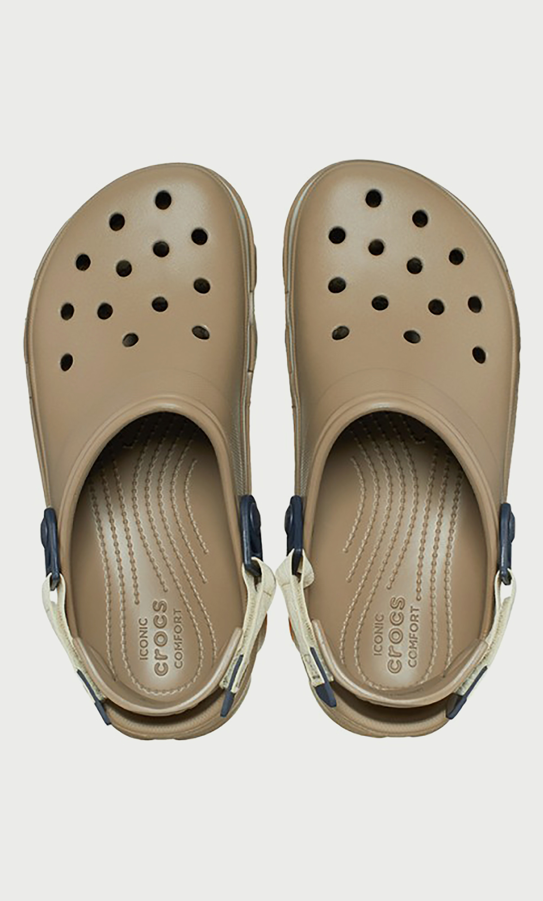شبشب كروكس للجنسين بتفاصيل مقصوصة لجميع التضاريس مع إغلاق فيلكرو-women-shoes-sandals-flats-image-5