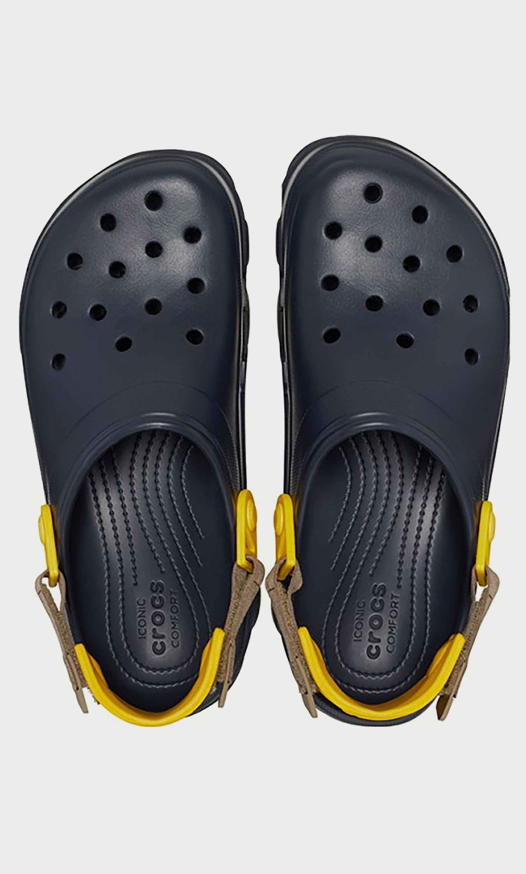 شبشب كروكس للجنسين بتفاصيل مقصوصة لجميع التضاريس مع إغلاق فيلكرو-women-shoes-sandals-flats-image-11