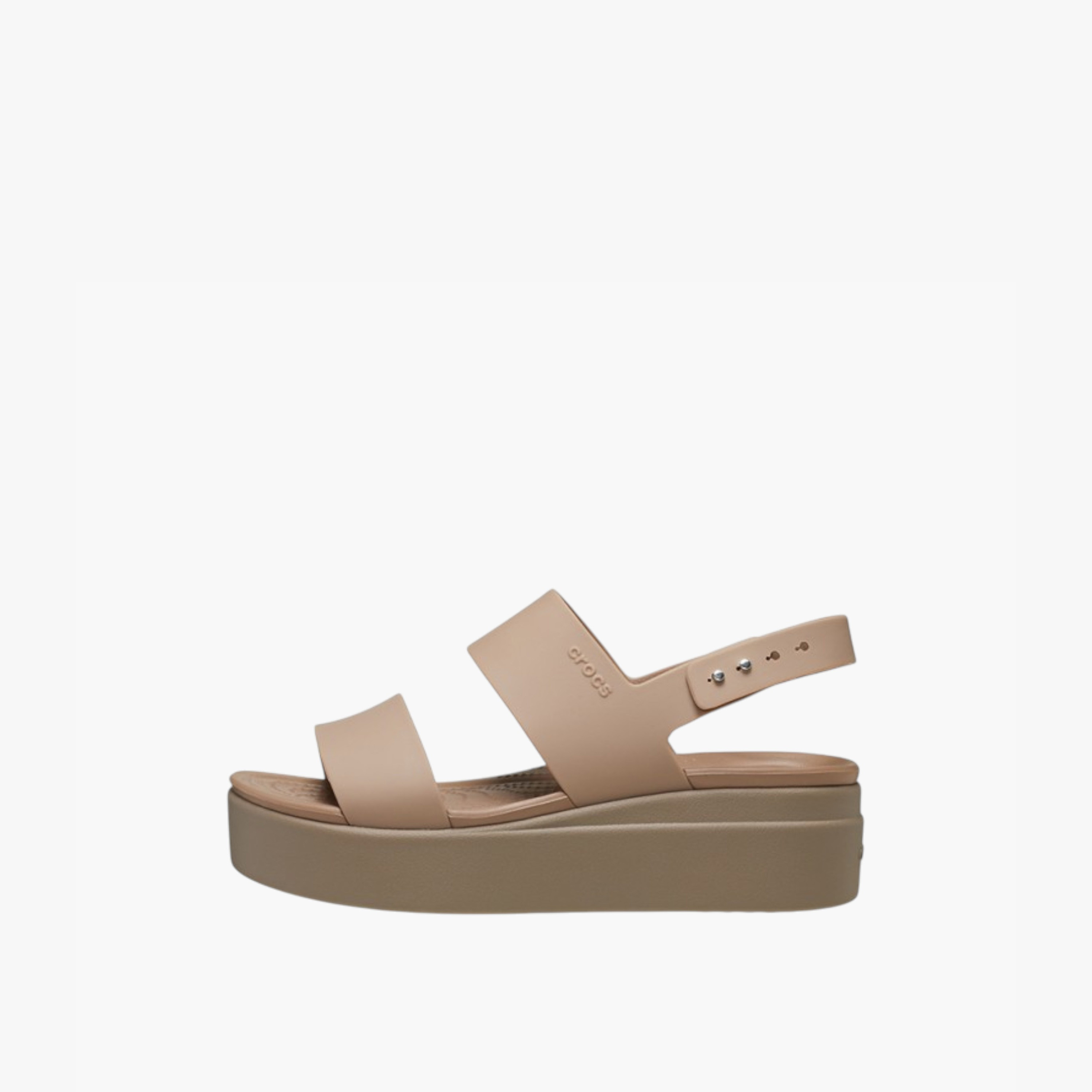 صندل مسطّح بأحزمة وحزام خلفي للنساء من كروكس-women-shoes-sandals-heeled-image-5