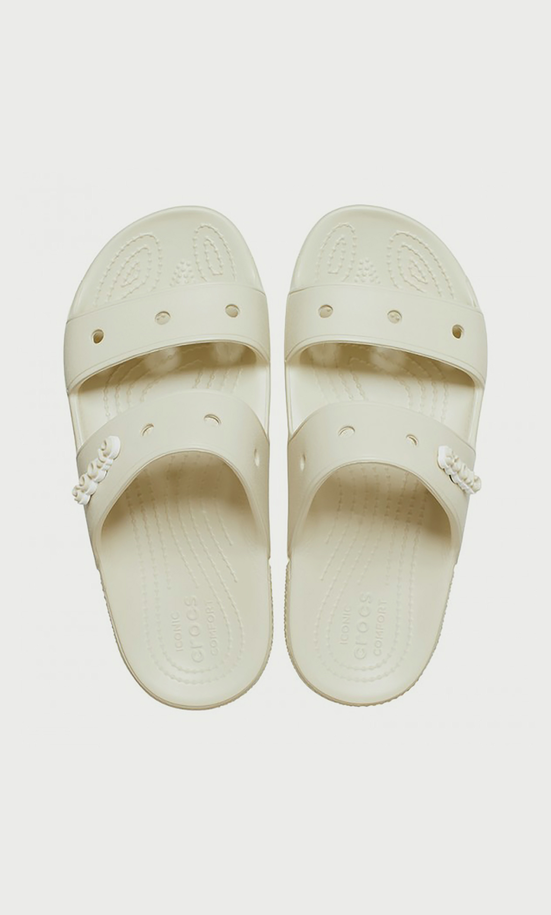 صندل للجنسين بتصميم كلاسيكي سلايد من كروكس 206761-2Y2-women-shoes-sandals-flats-image-5