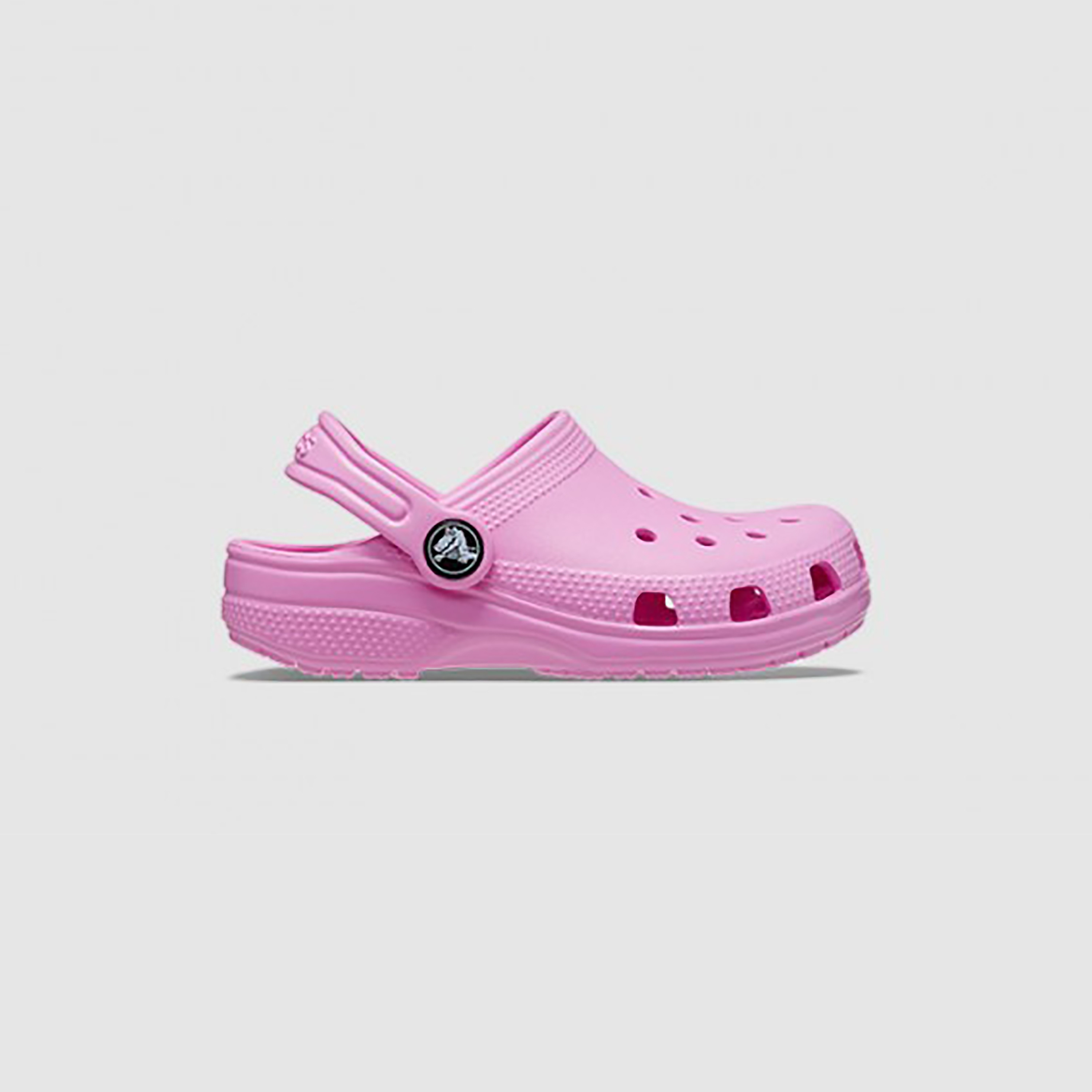 قباقيب بفتحة كلاسيكية للأطفال من كروكس-girls-shoes-sandals-image-40