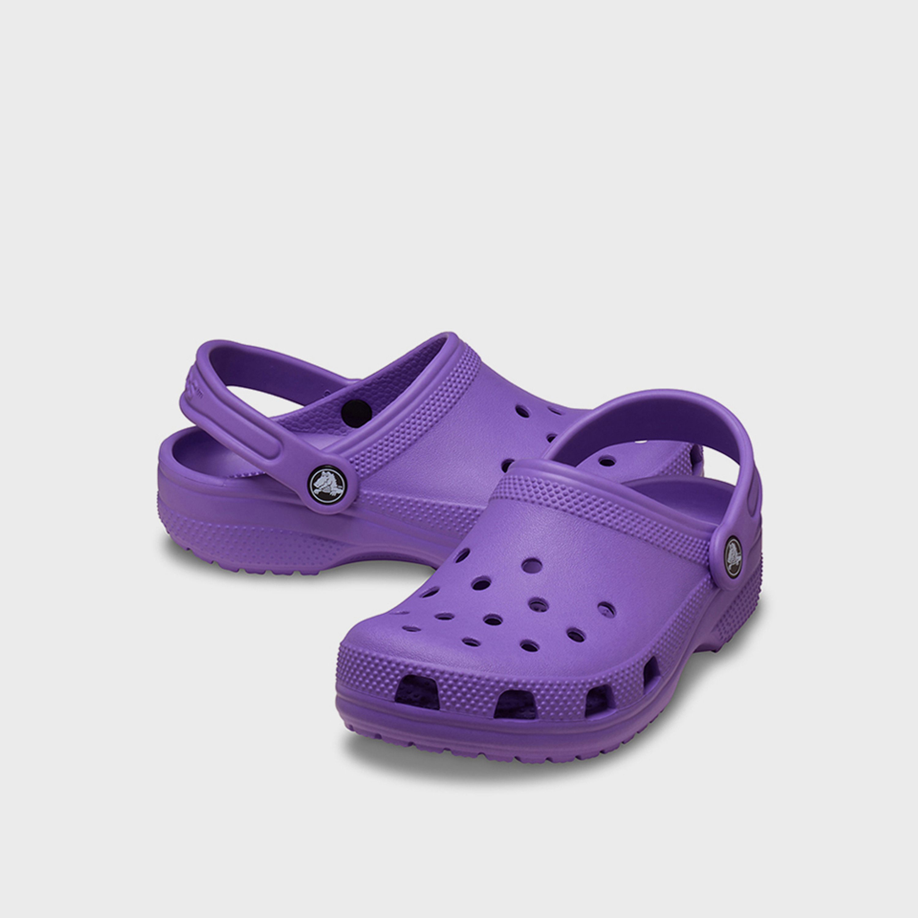 كروكس - حذاء كلاسيكي للبنات بحزام خلفي | 206991-510-girls-shoes-flipflopsandslides-image-1