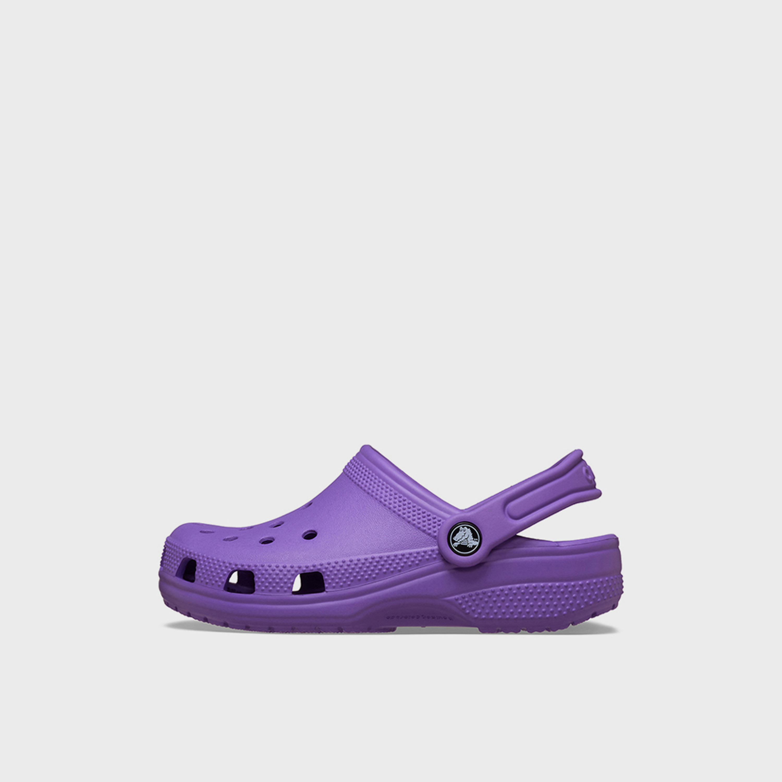 كروكس - حذاء كلاسيكي للبنات بحزام خلفي | 206991-510-girls-shoes-flipflopsandslides-image-7