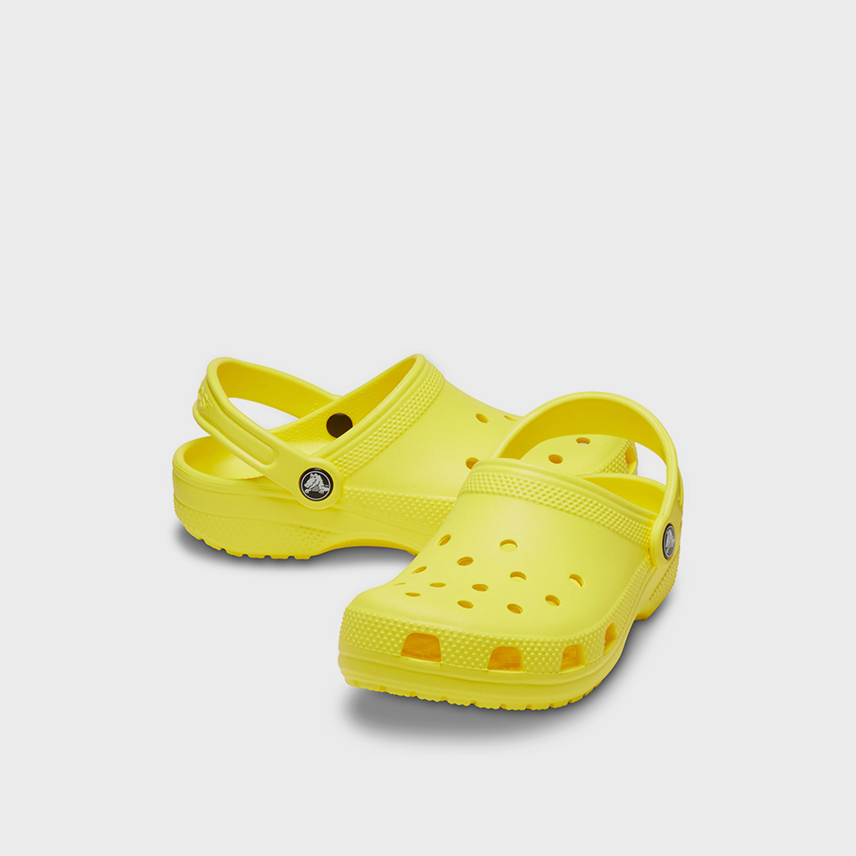 كروكس- شبشب كلاسيكي سهل الارتداء للأطفال  | 206991-77J-girls-shoes-sandals-image-1