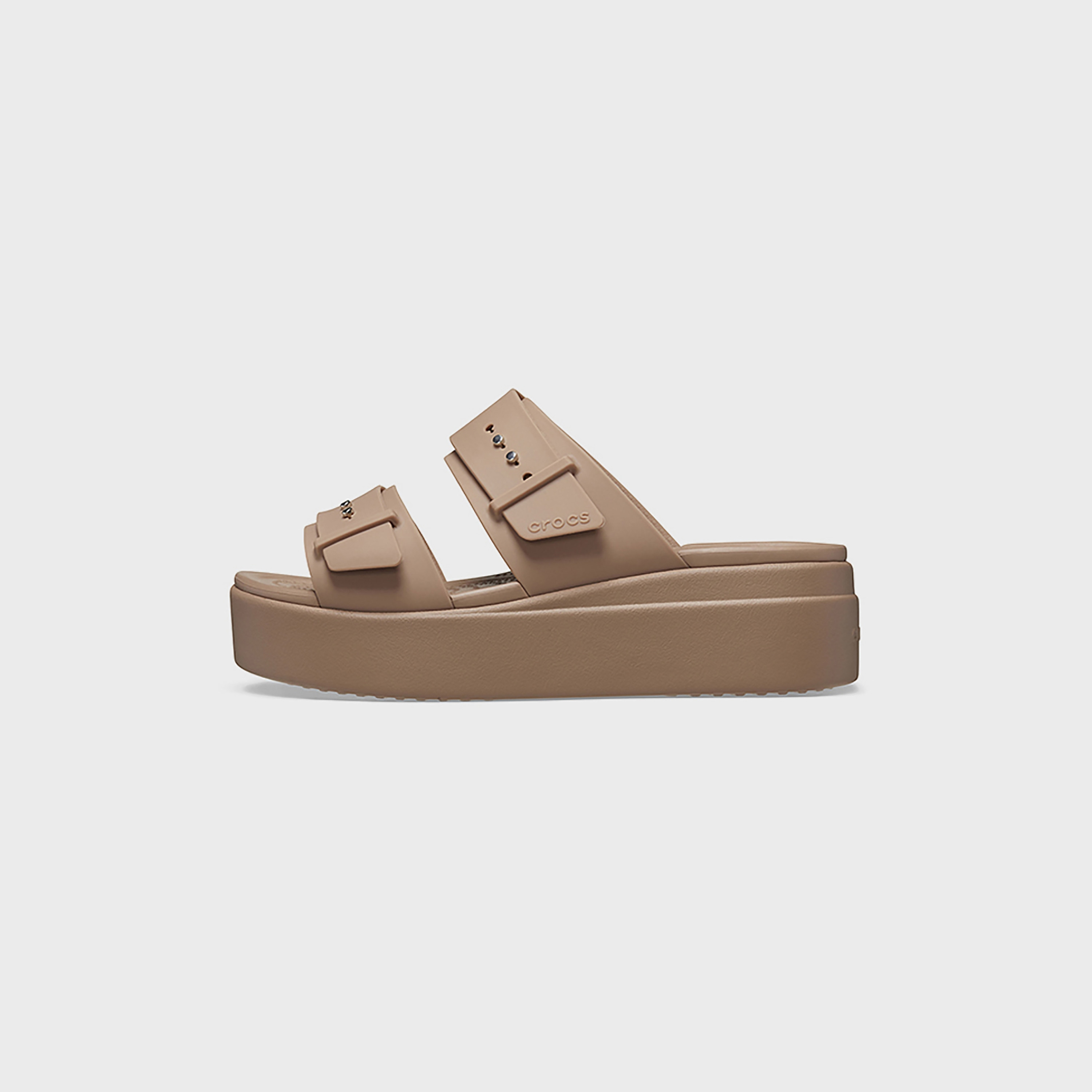 أحذية كروكس منخفضة ذو بروكلين بوكلي للنساء-women-shoes-sandals-flats-image-9