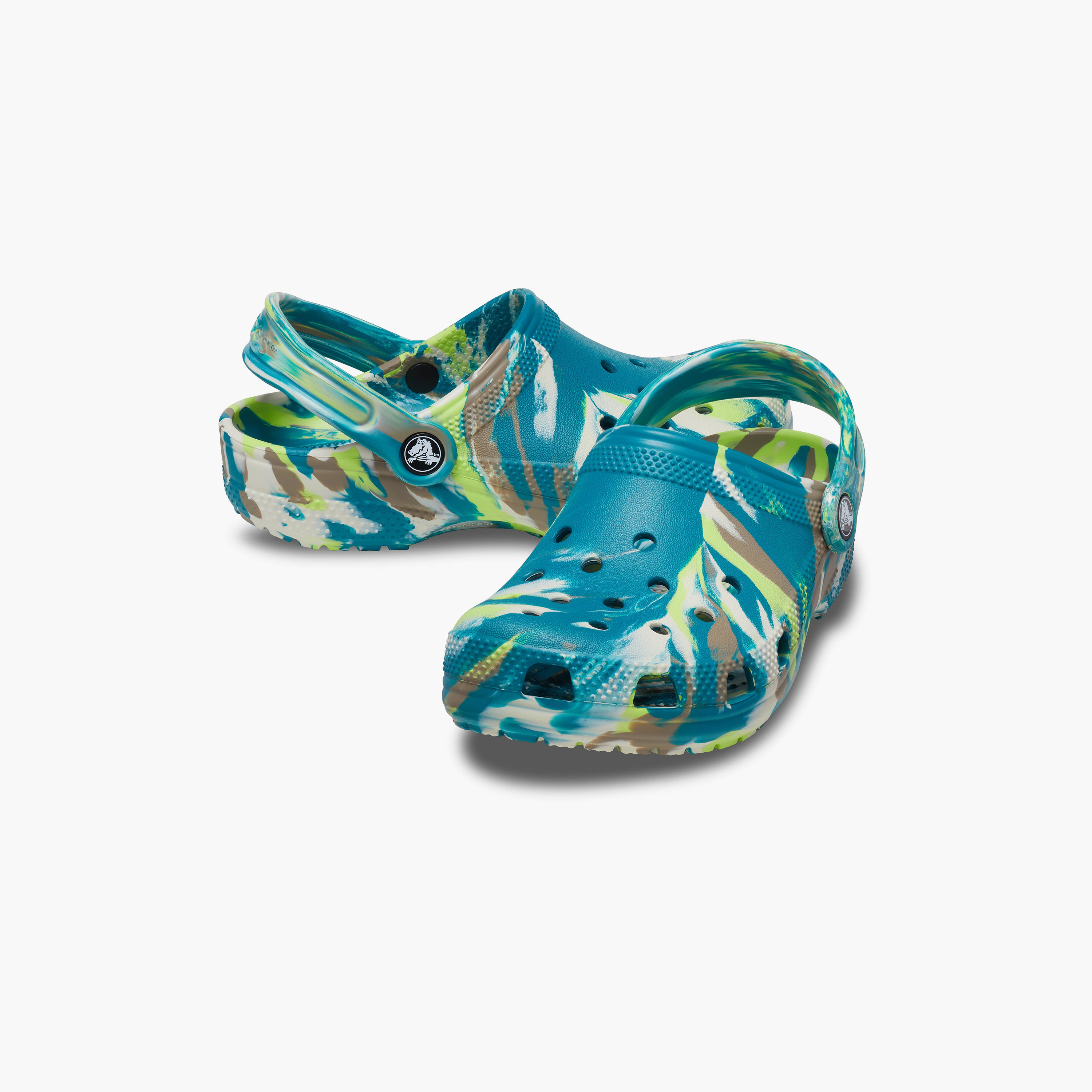  207464-3UF | قبقاب كلاسيكي من كروكس للأطفال مزين بفتحات رخامية مع حزام خلفي-boys-shoes-sandals-image-1