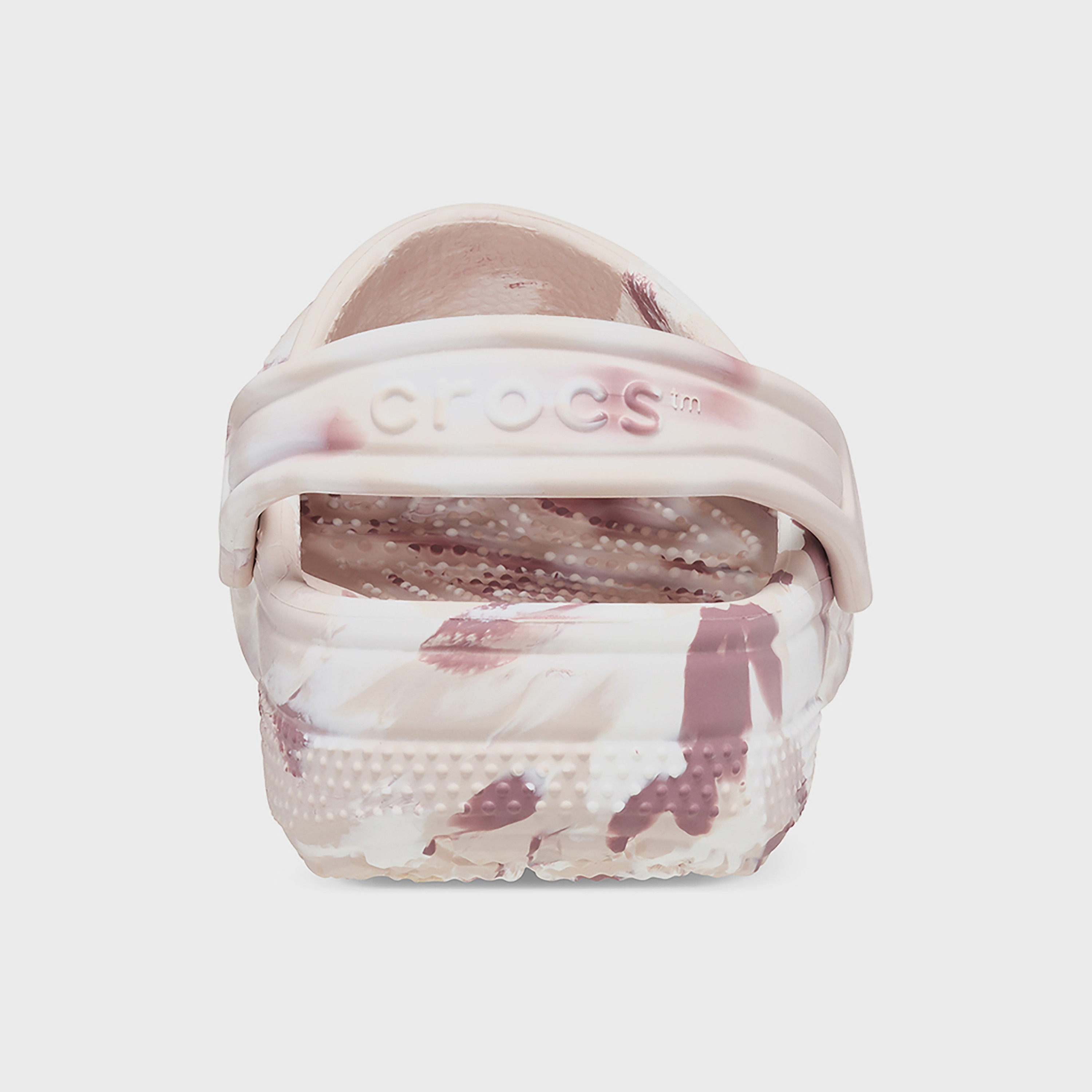  207464-3UF | قبقاب كلاسيكي من كروكس للأطفال مزين بفتحات رخامية مع حزام خلفي-boys-shoes-sandals-image-18