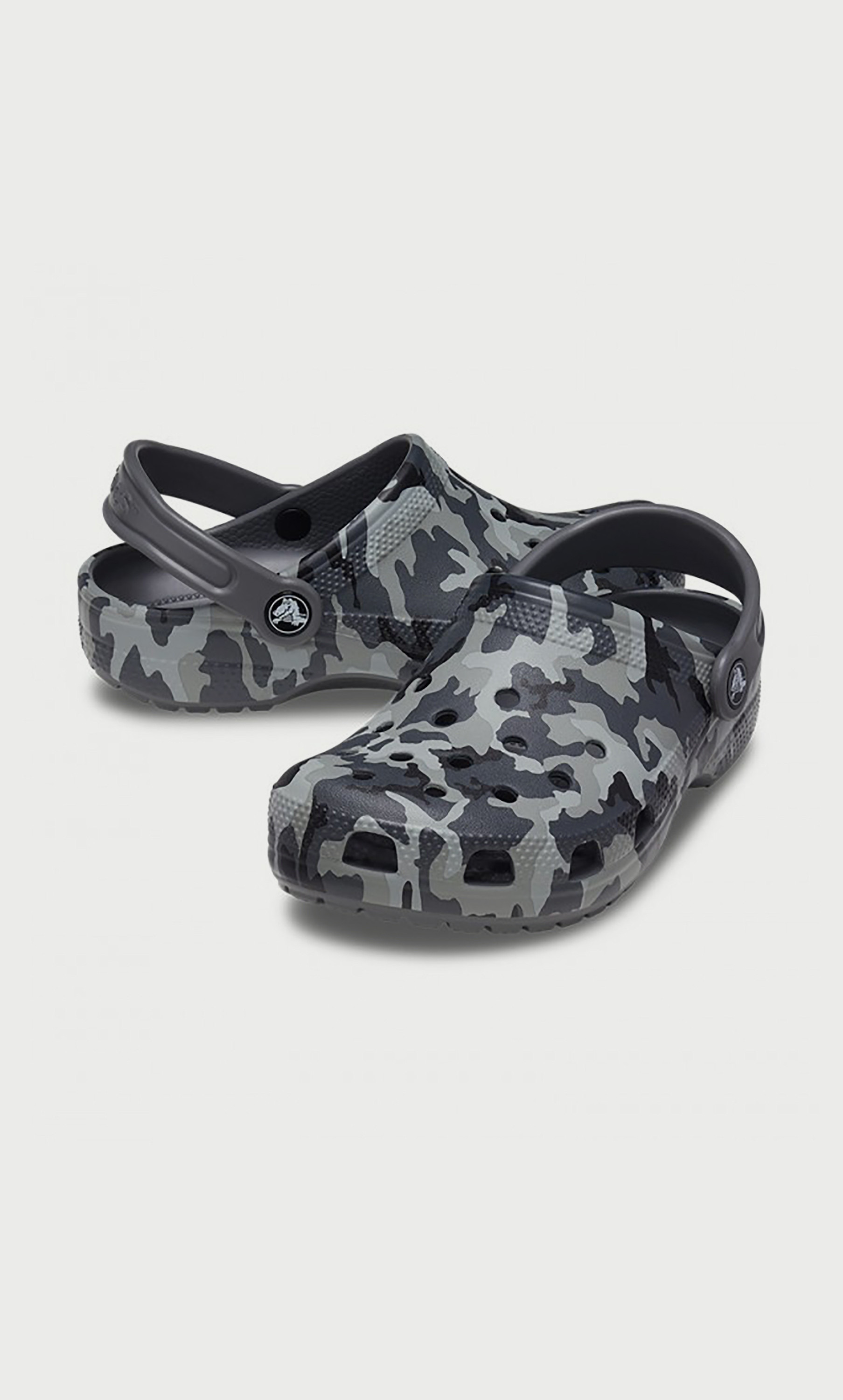 شبشب كلوج بتصميم كلاسيكي كيمو للأطفال من كروكس مع حزام خلفي  207594-097-boys-shoes-sandals-image-1
