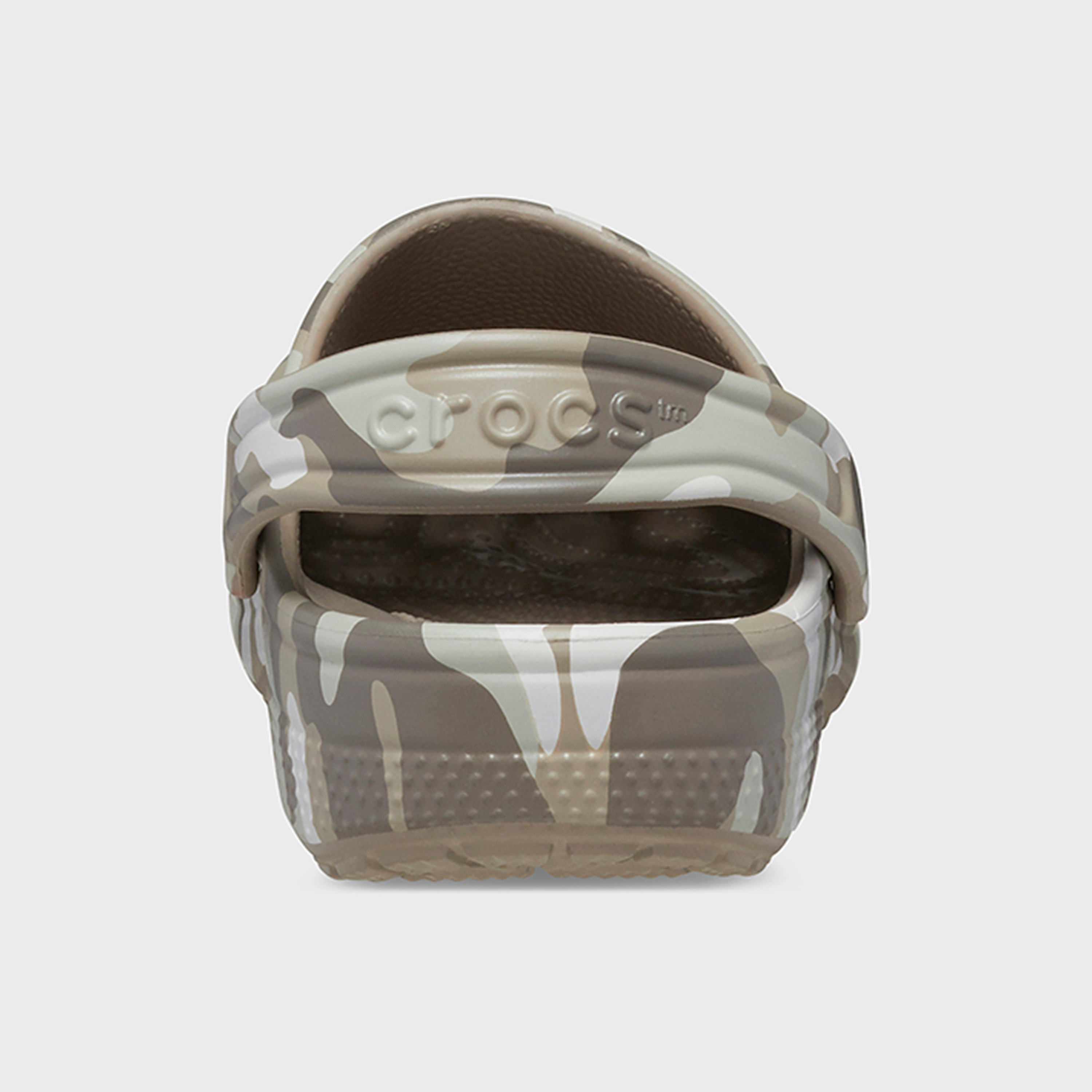 قباقيب مموهة كلاسيكية من كروكس للأطفال ذو سليب أون | 207594-2ZJ-boys-shoes-sandals-image-4