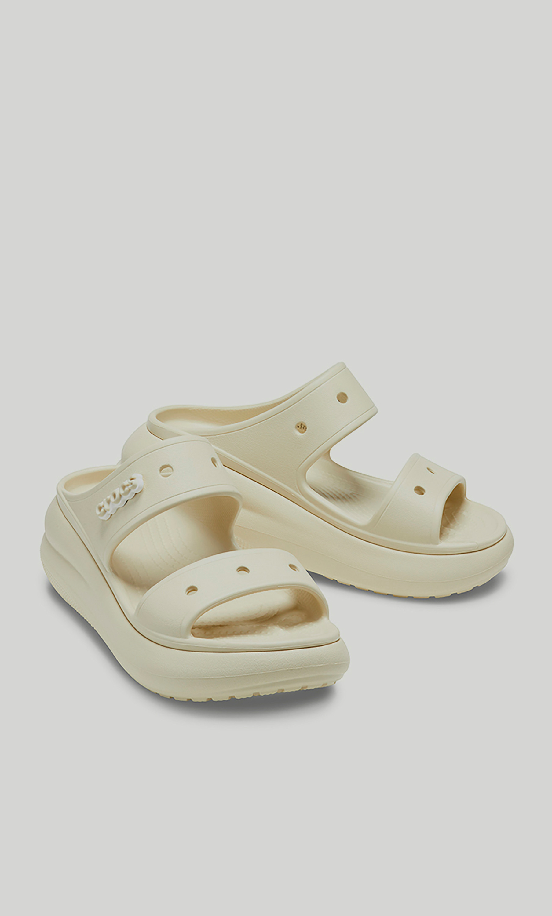 صندل كلاسيك كرش سلايد للنساء من كروكس  207670-2Y2-women-shoes-sandals-flats-image-1
