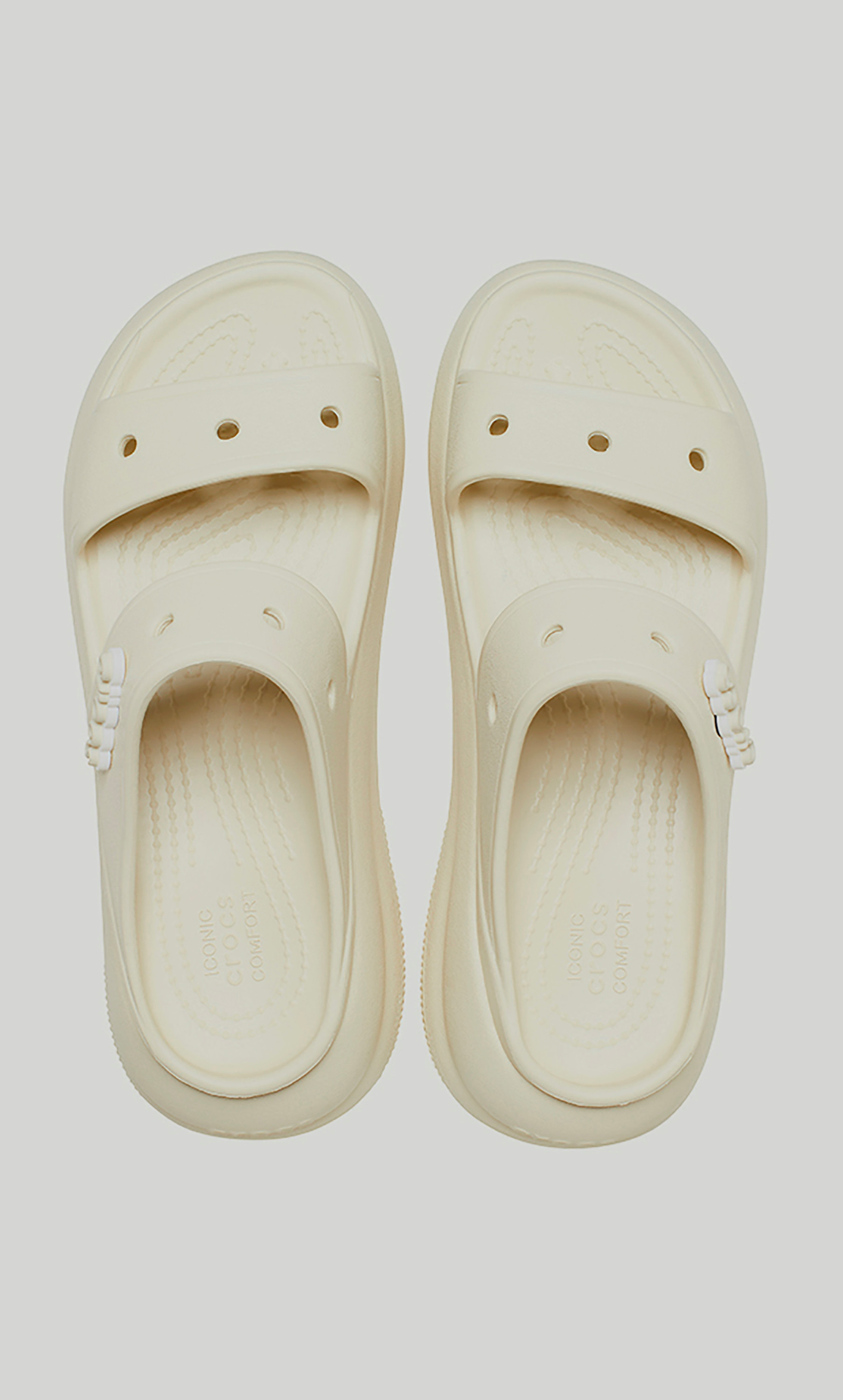 صندل كلاسيك كرش سلايد للنساء من كروكس  207670-2Y2-women-shoes-sandals-flats-image-5
