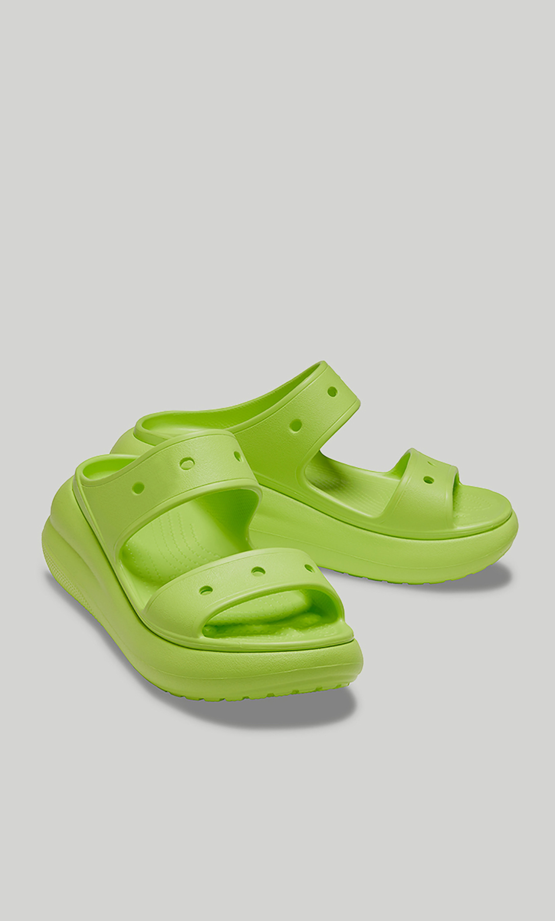 صندل كلاسيك كرش سلايد للنساء من كروكس  207670-3UH-women-shoes-sandals-flats-image-1
