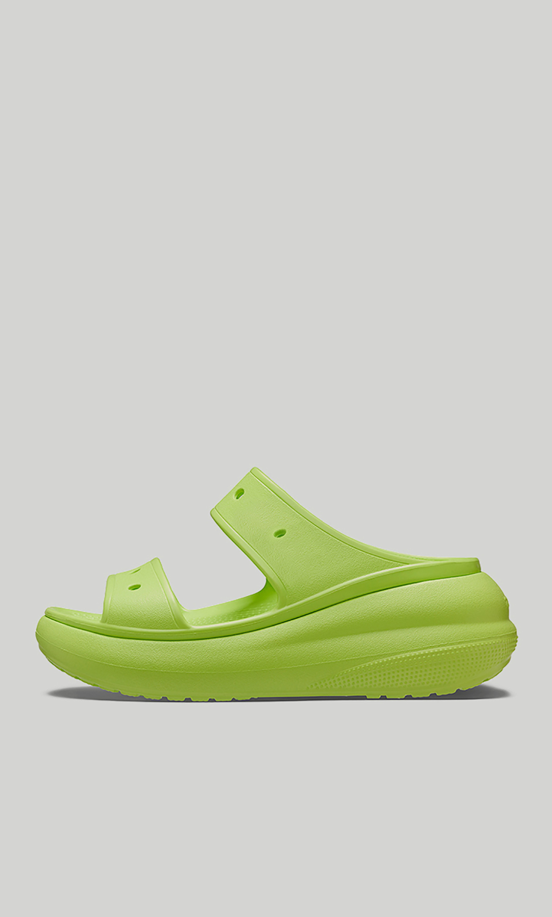 صندل كلاسيك كرش سلايد للنساء من كروكس  207670-3UH-women-shoes-sandals-flats-image-4