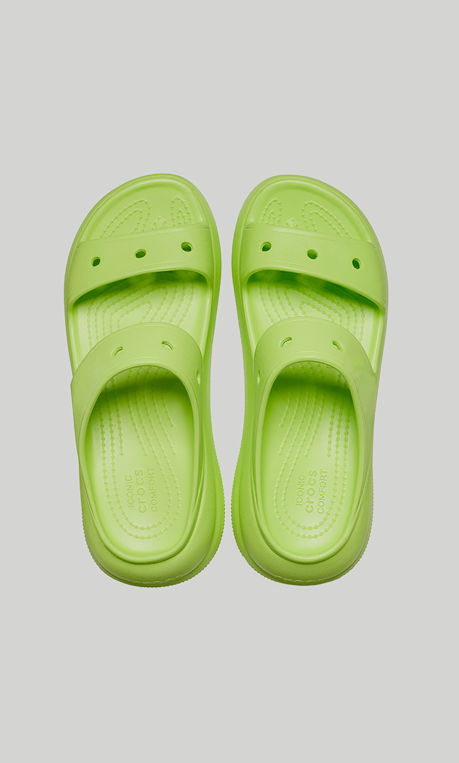 صندل كلاسيك كرش سلايد للنساء من كروكس  207670-3UH-women-shoes-sandals-flats-image-5