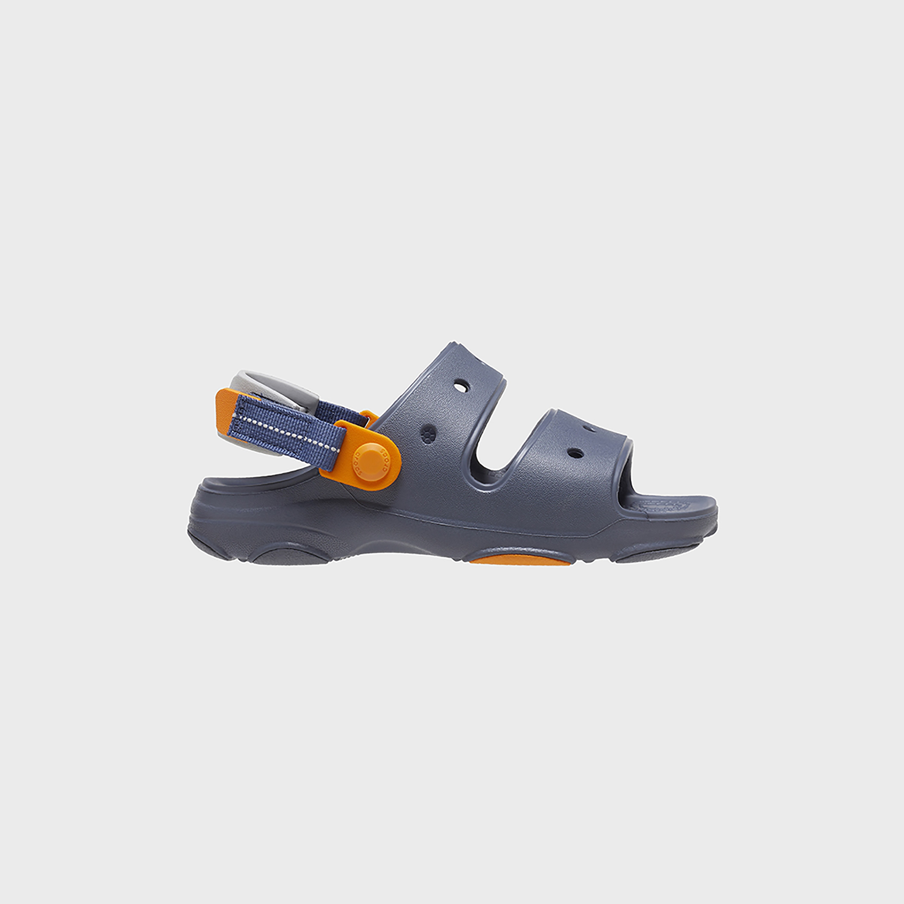 صندل كلاسيكي من كروكس للأطفال بتفاصيل مقصوصة لجميع التضاريس مع إغلاق فيلكرو-girls-shoes-sandals-image-15