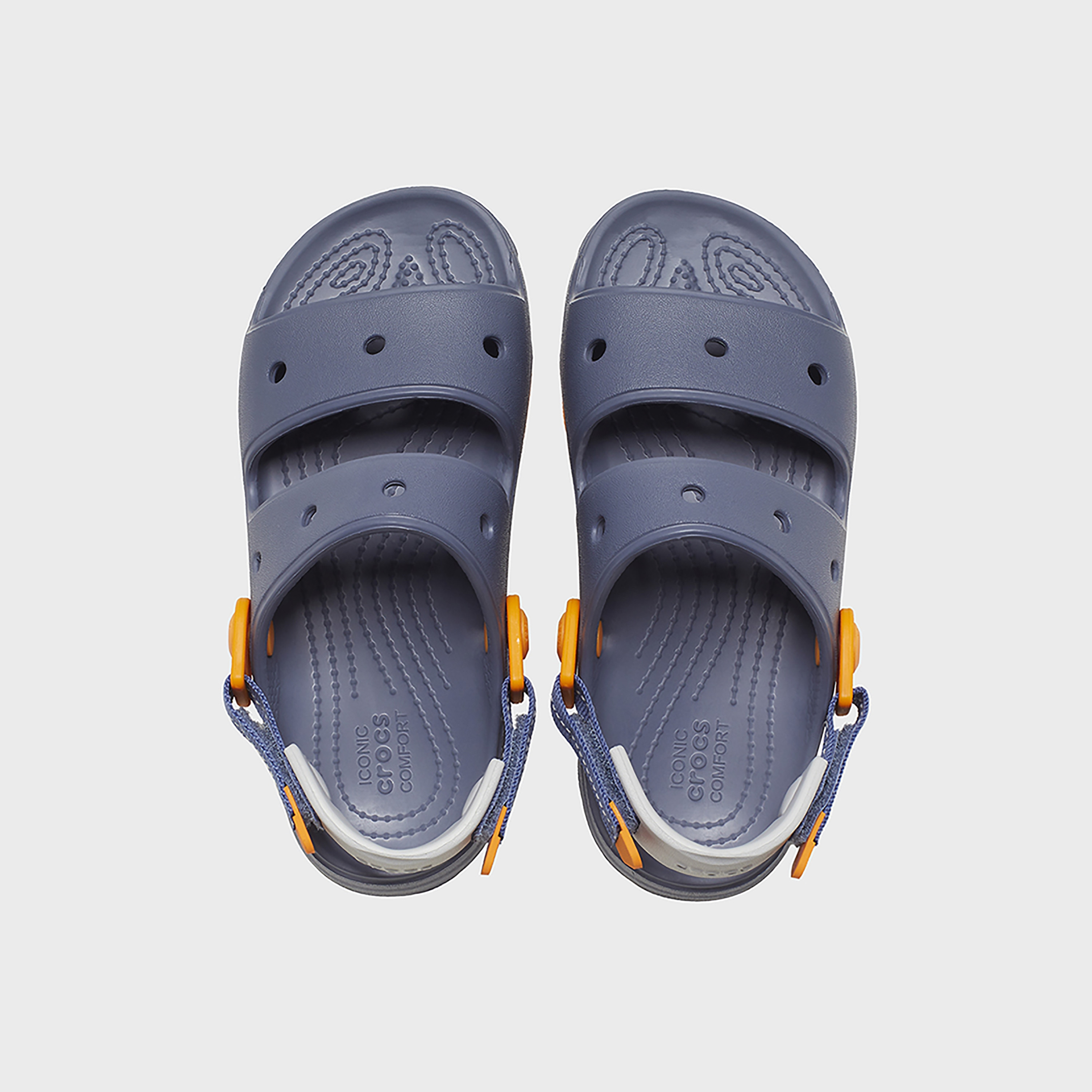 صندل كلاسيكي من كروكس للأطفال بتفاصيل مقصوصة لجميع التضاريس مع إغلاق فيلكرو-girls-shoes-sandals-image-17