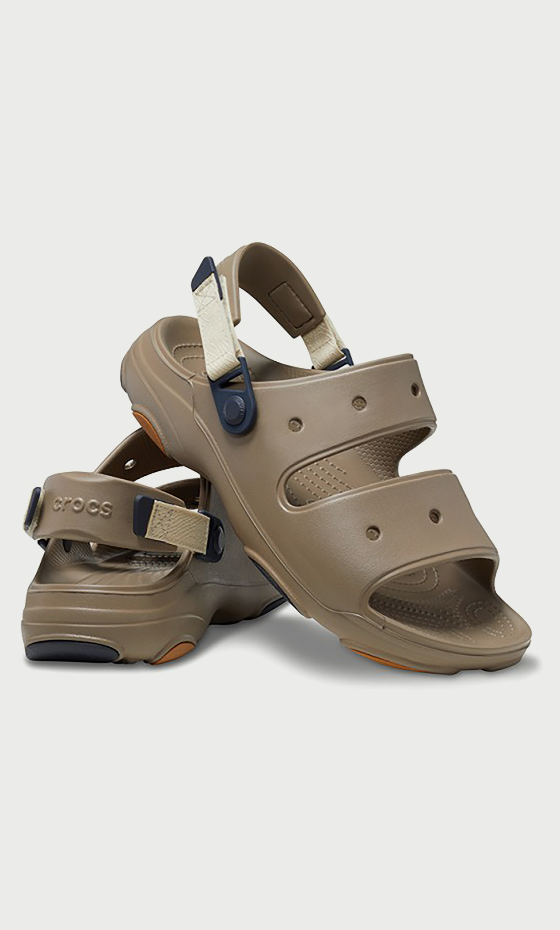صندل كروكس للجنسين بتفاصيل مقصوصة لجميع التضاريس مع إغلاق فيلكرو-women-shoes-sandals-flats-image-7